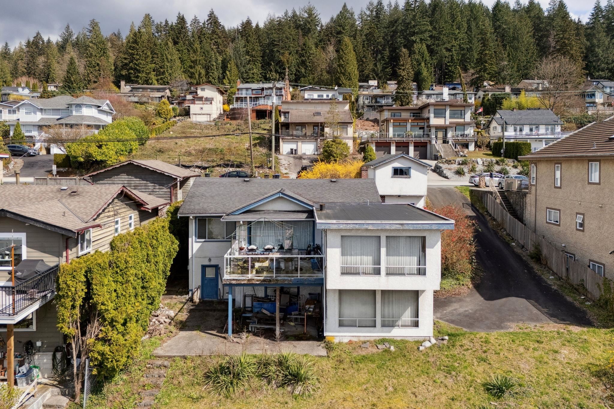 









1038


Ioco

Road,
Port Moody,




BC
V3H 2X1

