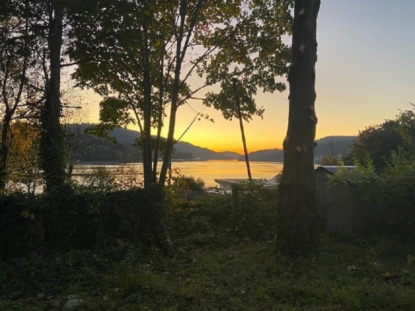









1038


Ioco

Road,
Port Moody,




BC
V3H 2X1

