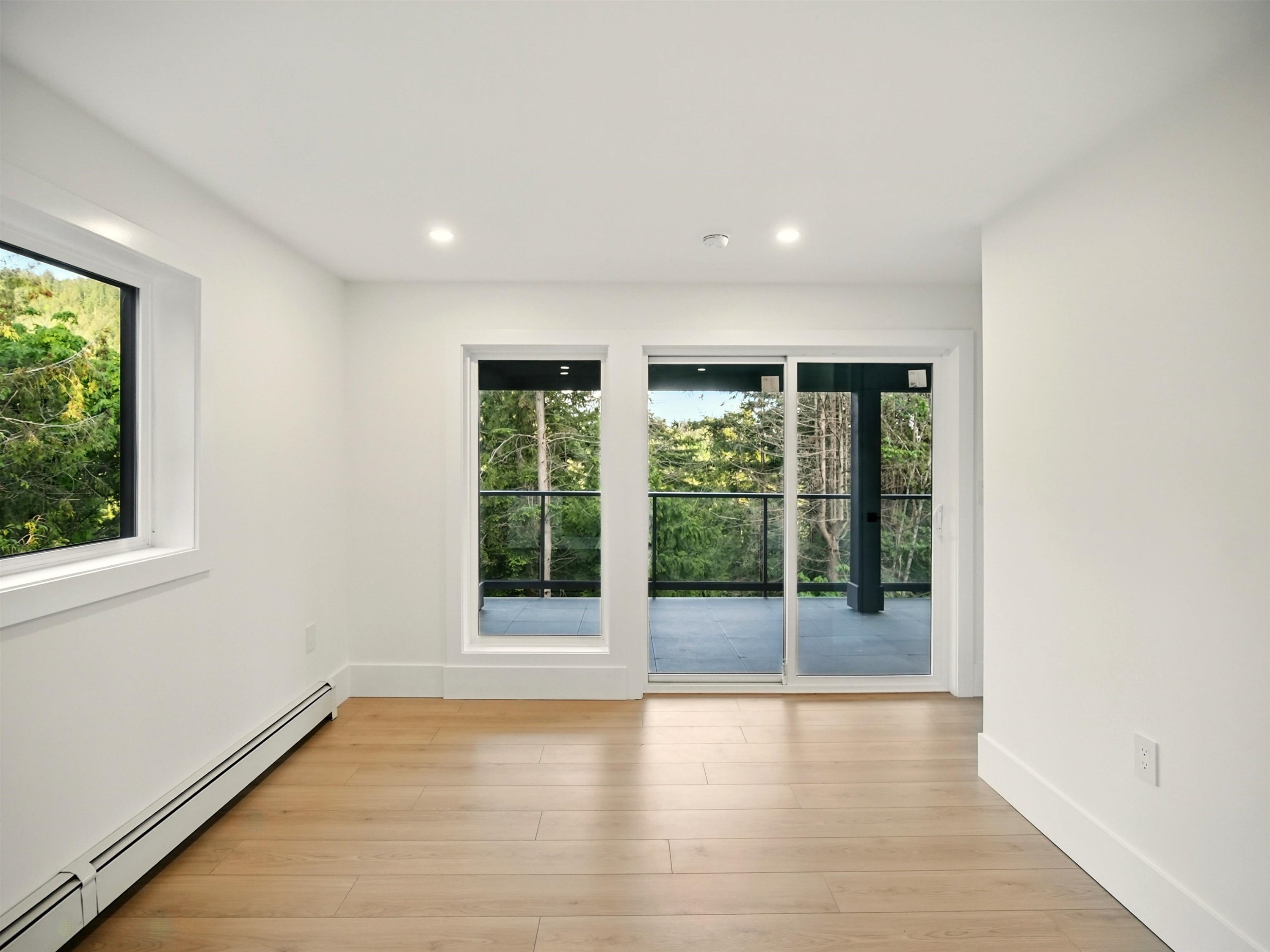 









6230


Summit

Avenue,
West Vancouver,




BC
V7W 1Y2

