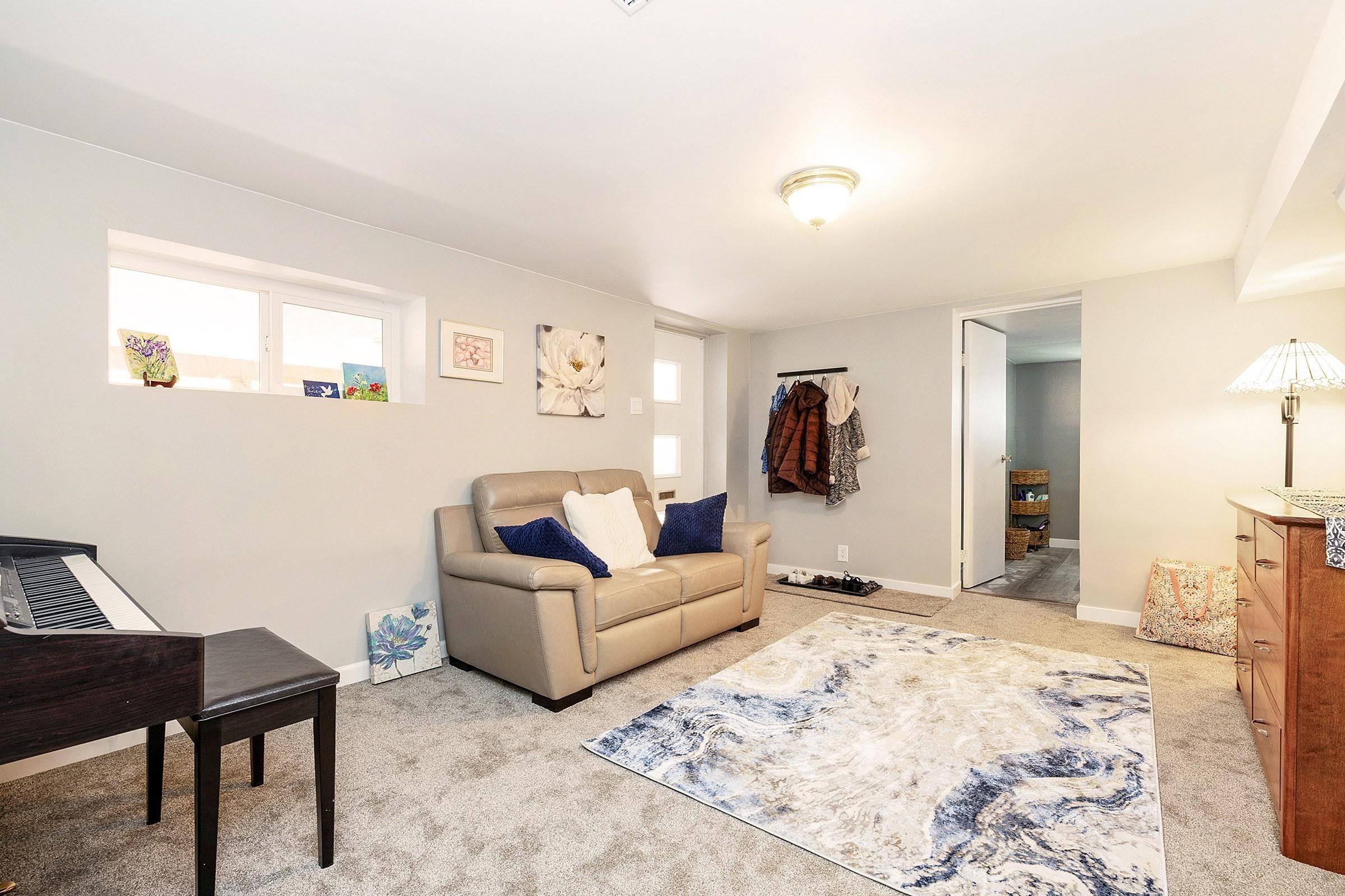 









640


Colinet

Street,
Coquitlam,




BC
V3J 4X1

