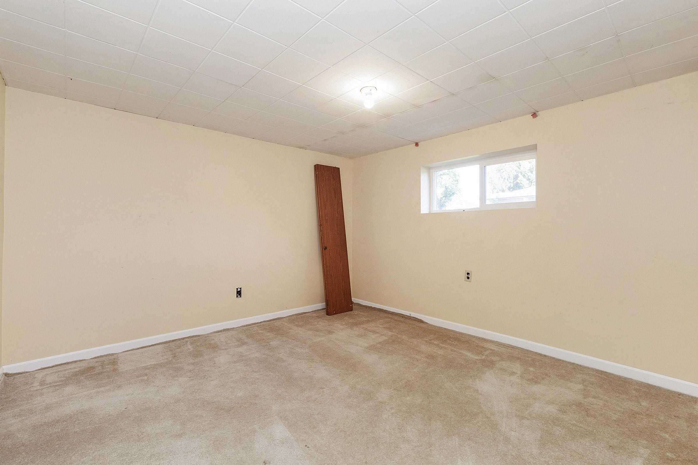 









640


Colinet

Street,
Coquitlam,




BC
V3J 4X1

