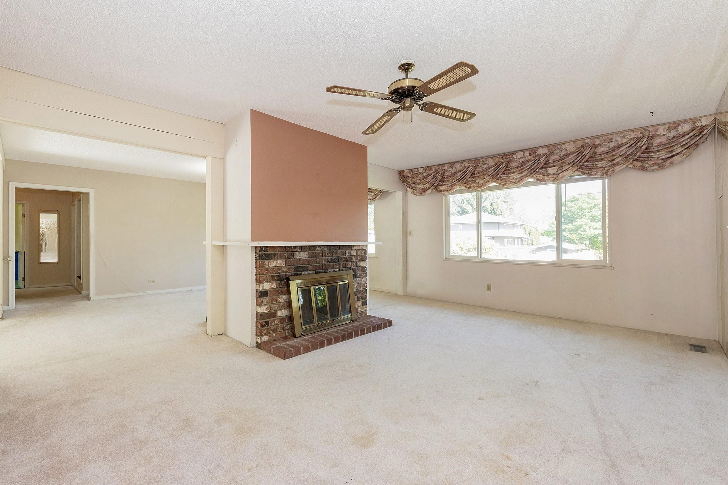 









640


Colinet

Street,
Coquitlam,




BC
V3J 4X1

