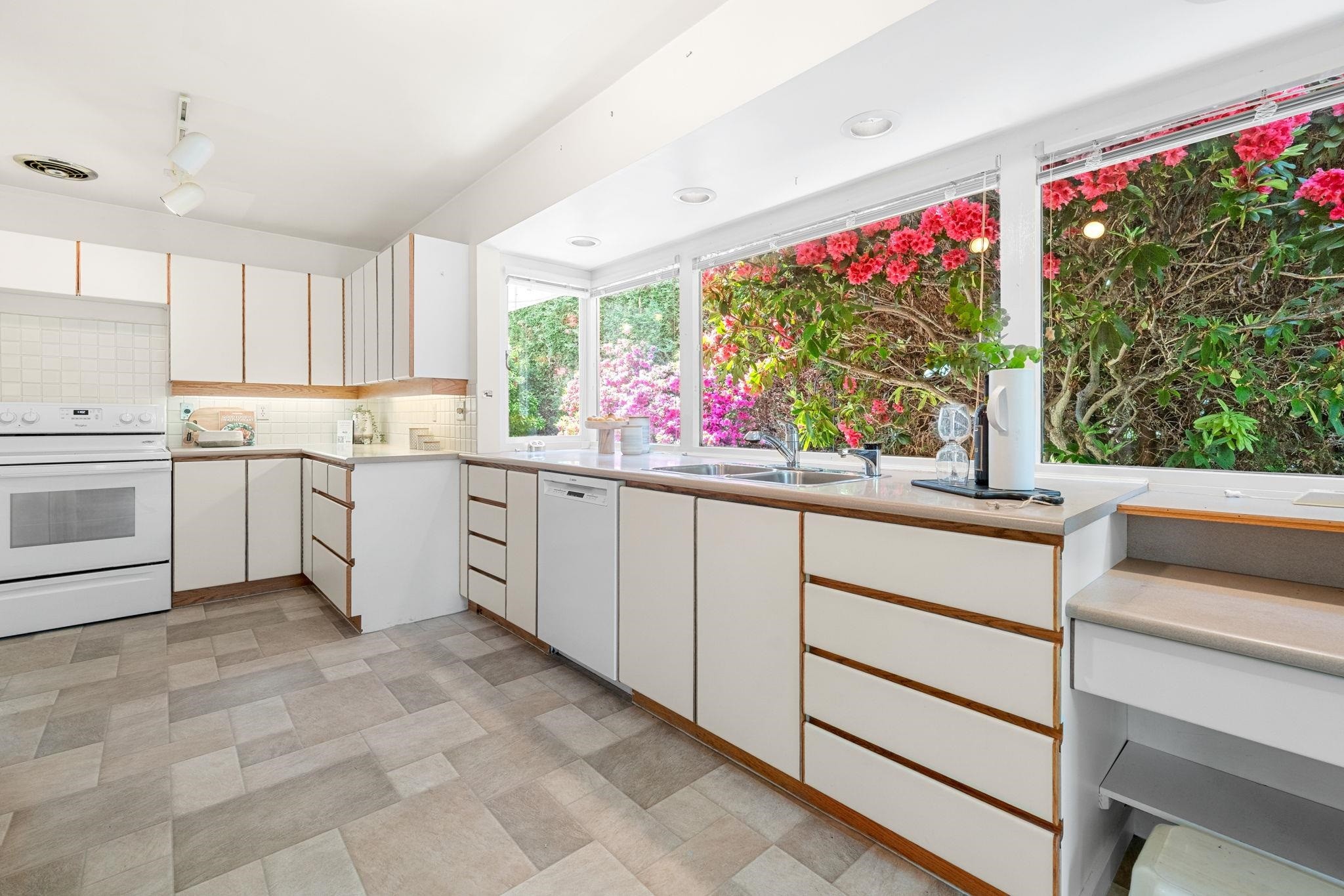 









2698


Newmarket

Drive,
North Vancouver,




BC
V7R 2T4

