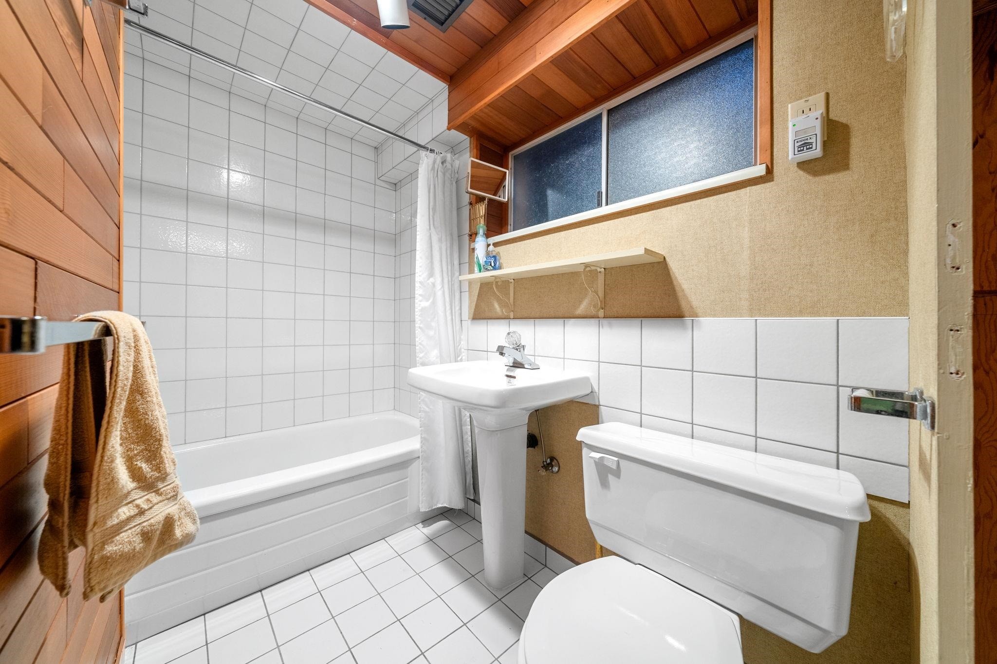 









2698


Newmarket

Drive,
North Vancouver,




BC
V7R 2T4

