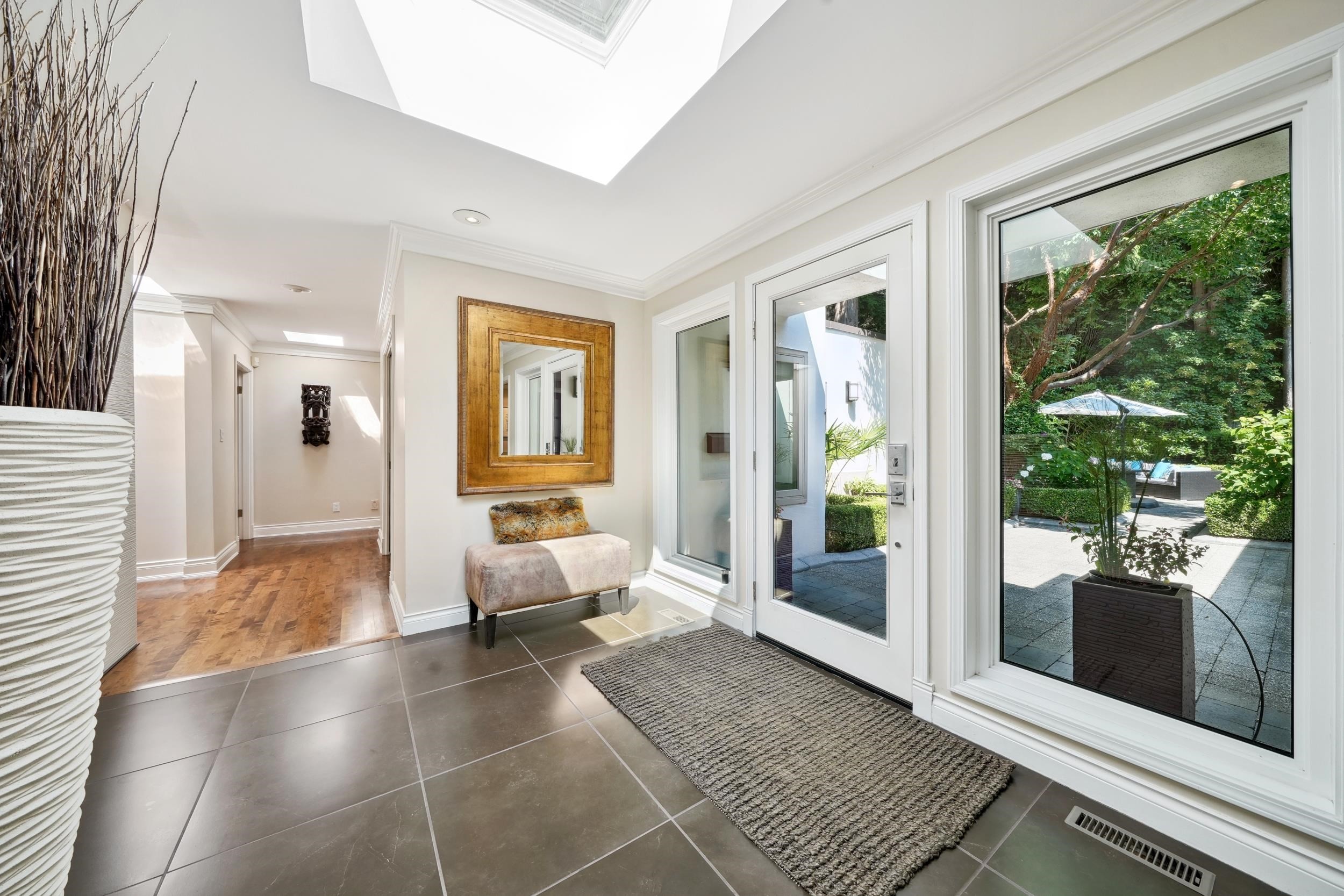 









4386


Keith

Road,
West Vancouver,




BC
V7W 2M2

