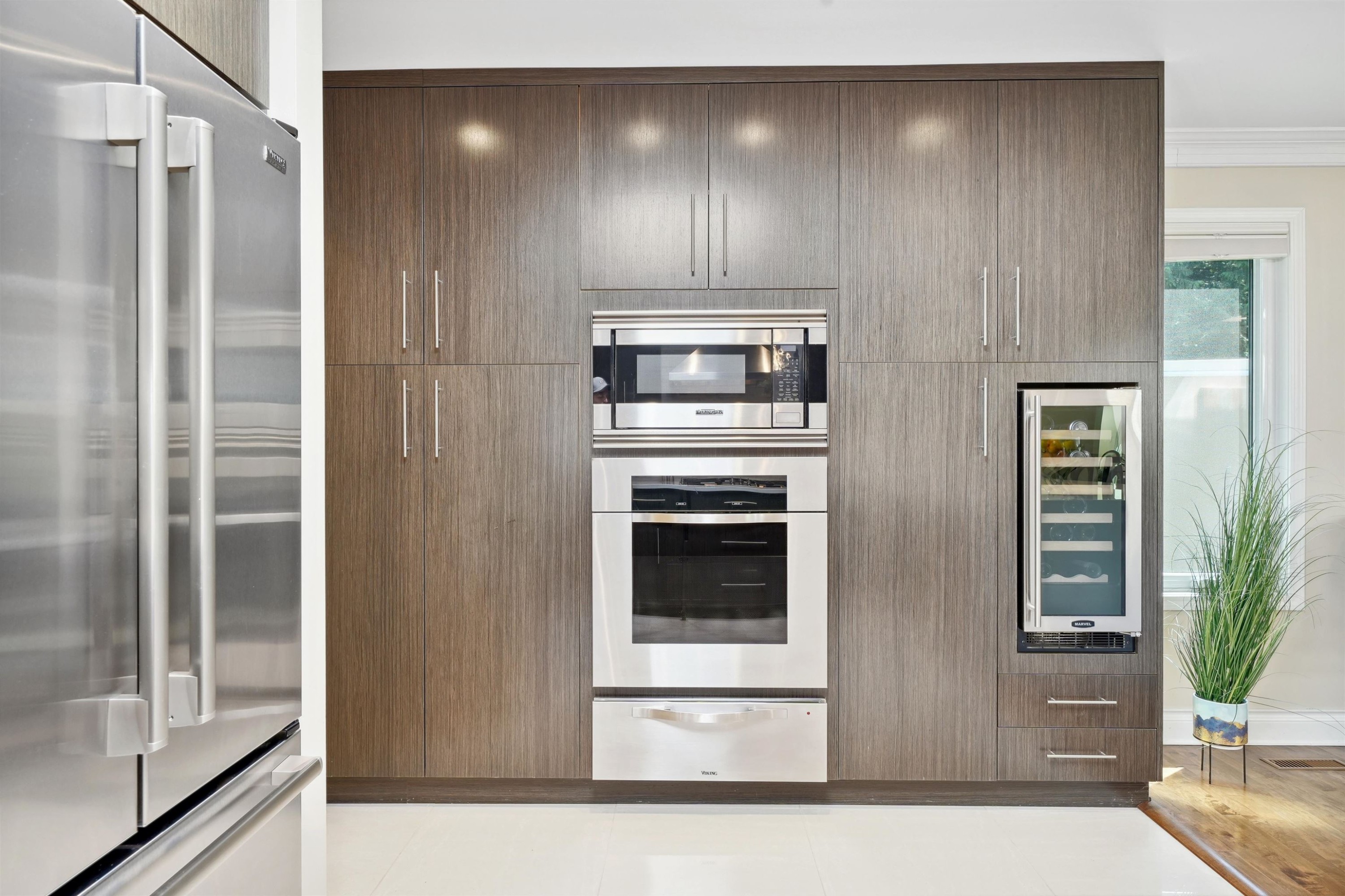 









4386


Keith

Road,
West Vancouver,




BC
V7W 2M2

