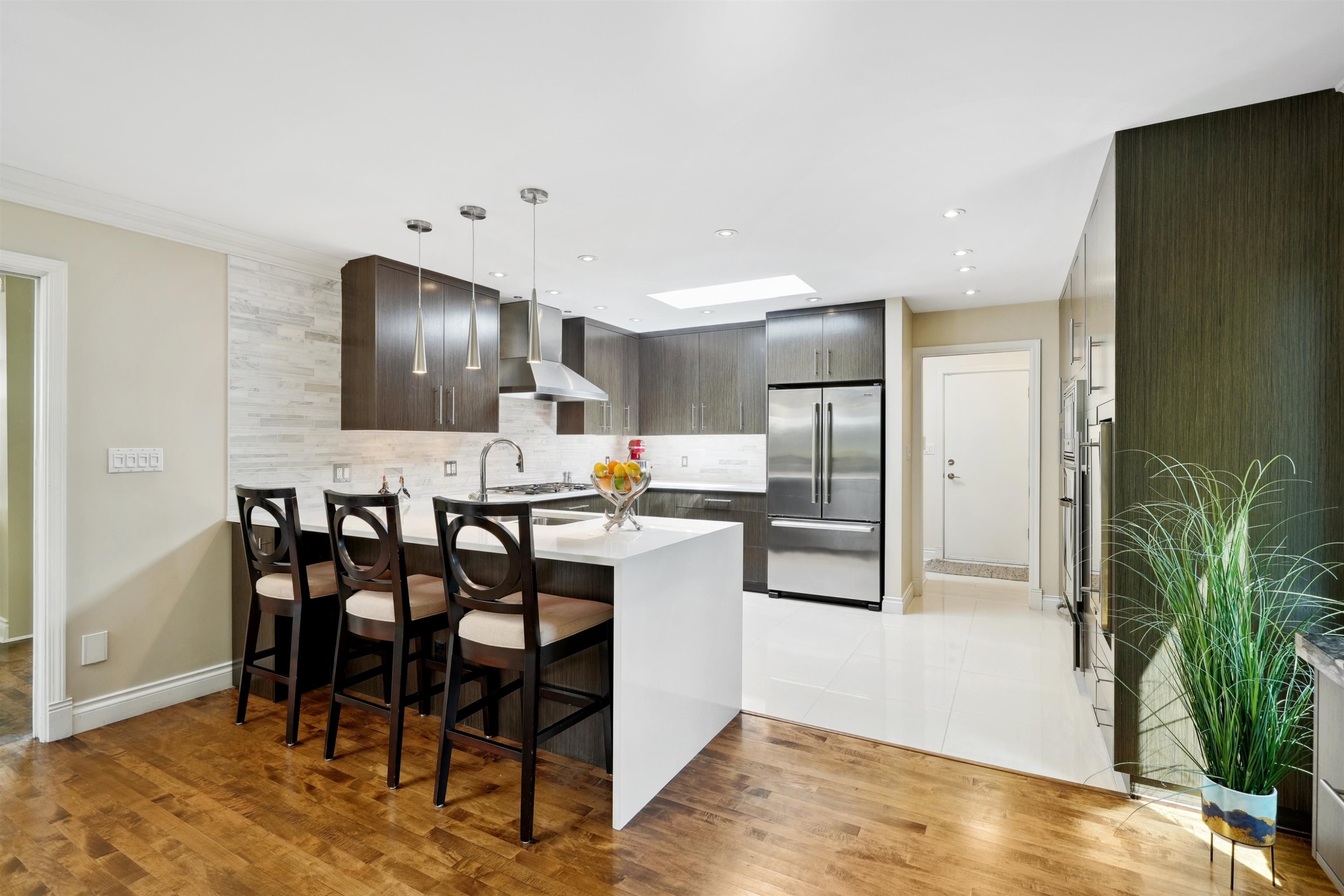 









4386


Keith

Road,
West Vancouver,




BC
V7W 2M2

