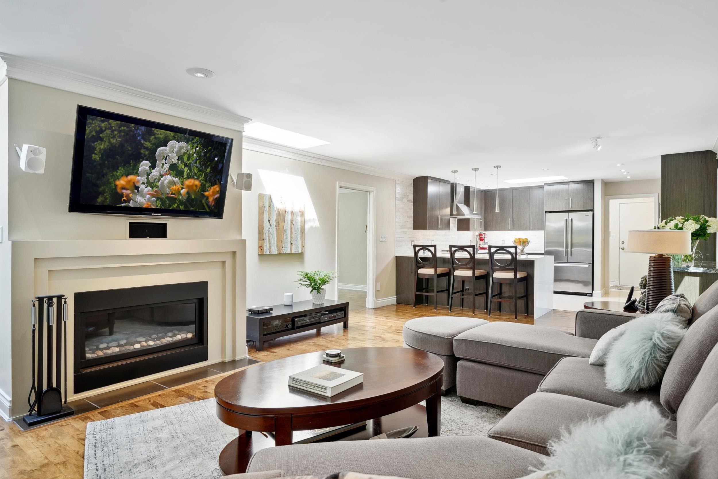 









4386


Keith

Road,
West Vancouver,




BC
V7W 2M2

