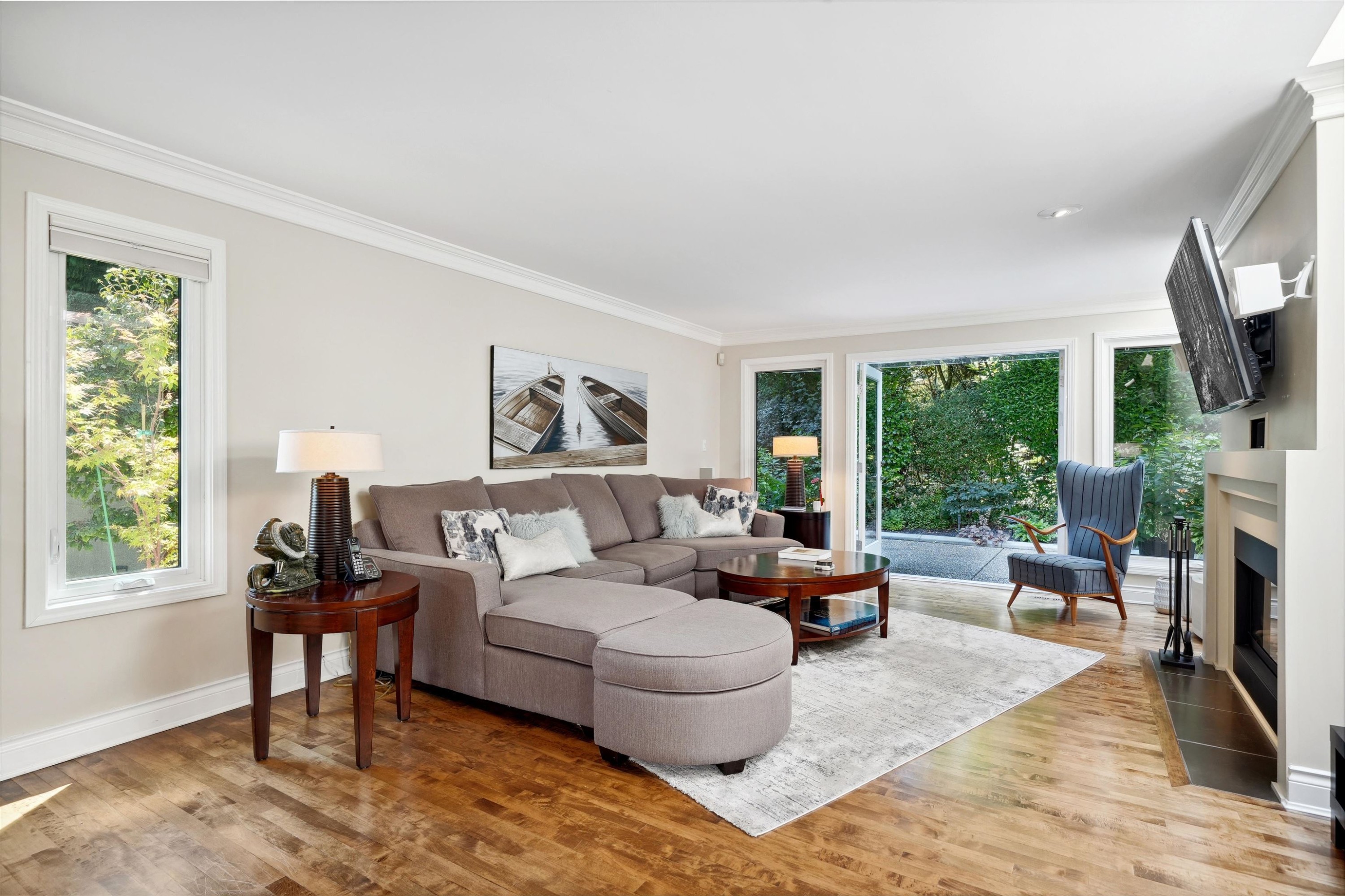 









4386


Keith

Road,
West Vancouver,




BC
V7W 2M2

