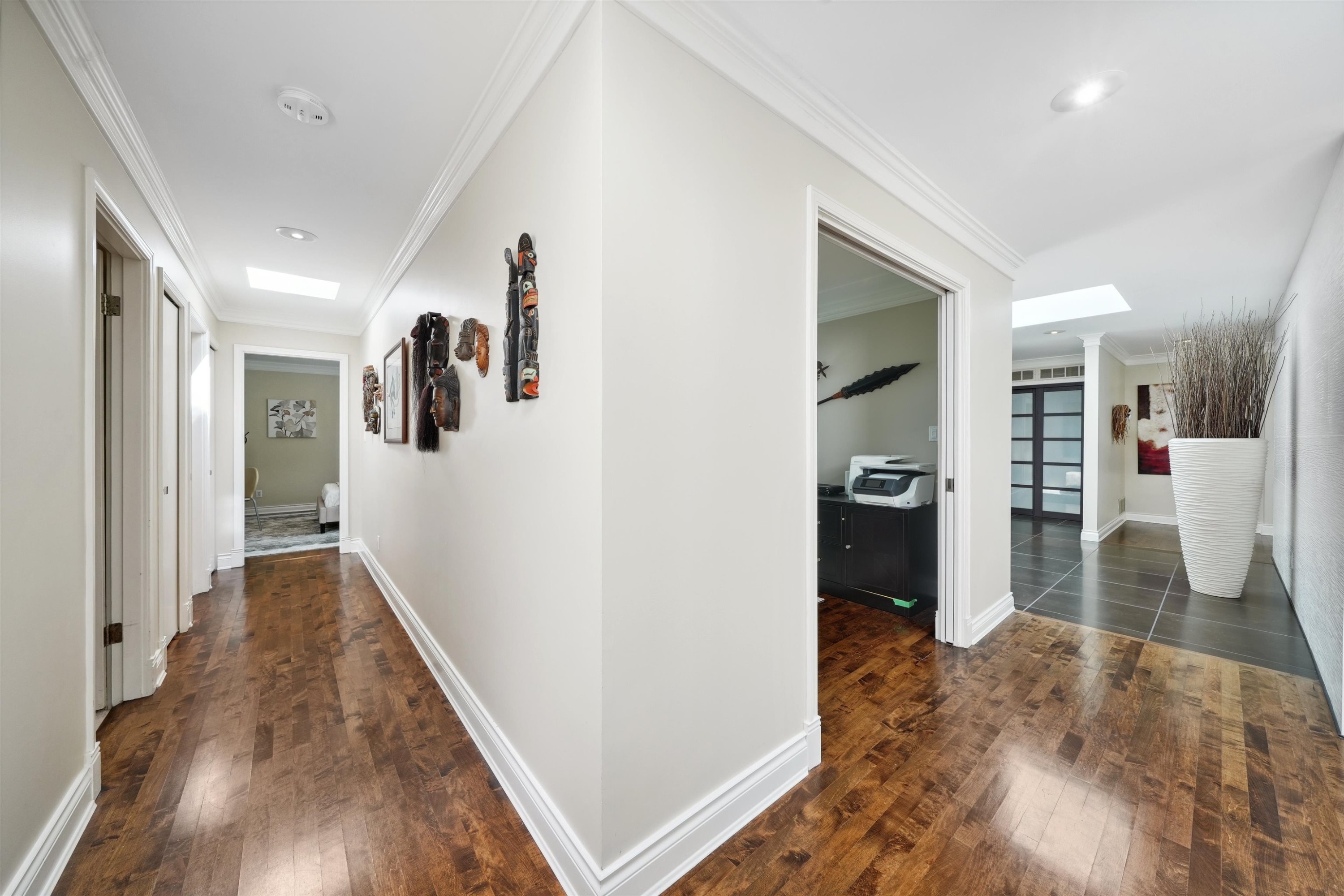 









4386


Keith

Road,
West Vancouver,




BC
V7W 2M2

