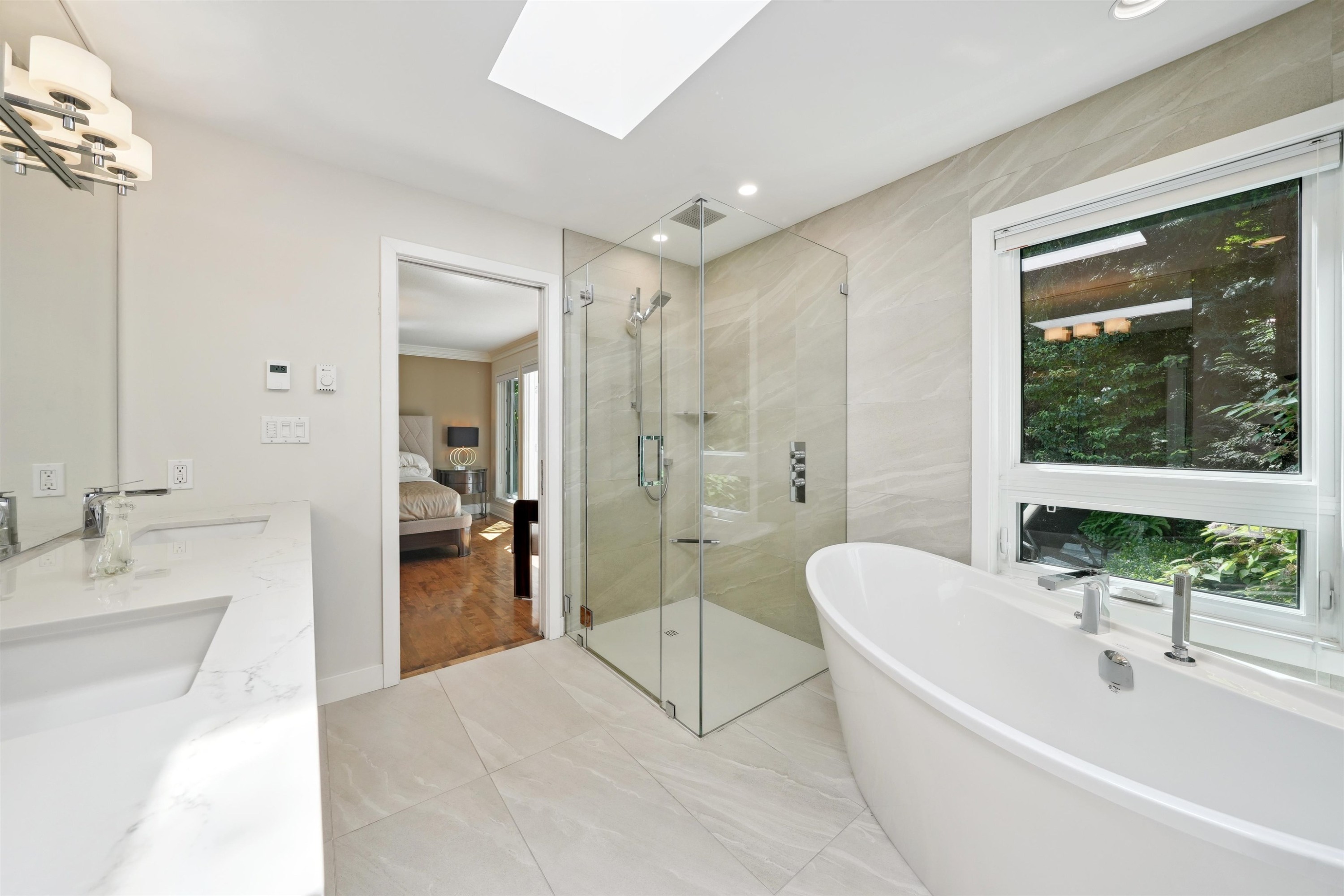 









4386


Keith

Road,
West Vancouver,




BC
V7W 2M2

