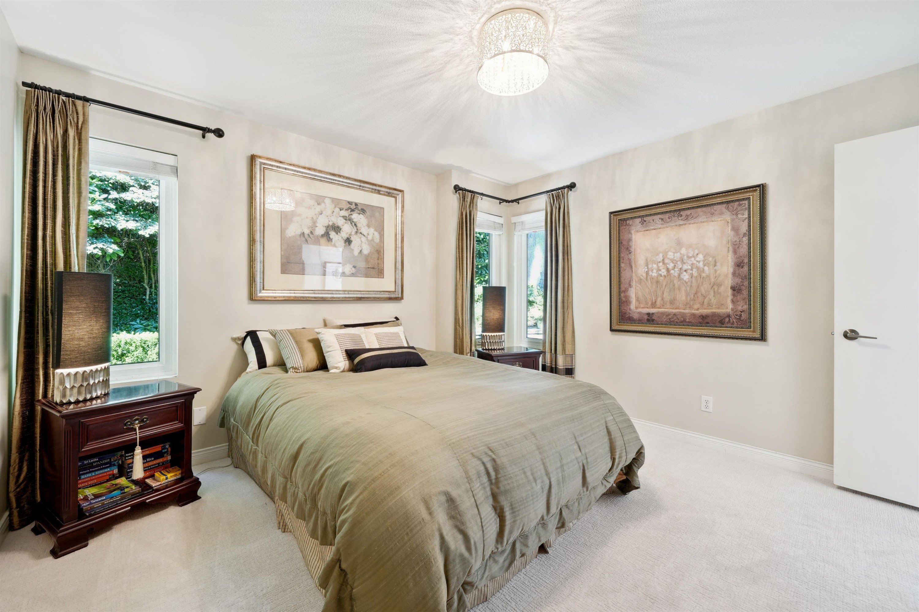 









4386


Keith

Road,
West Vancouver,




BC
V7W 2M2

