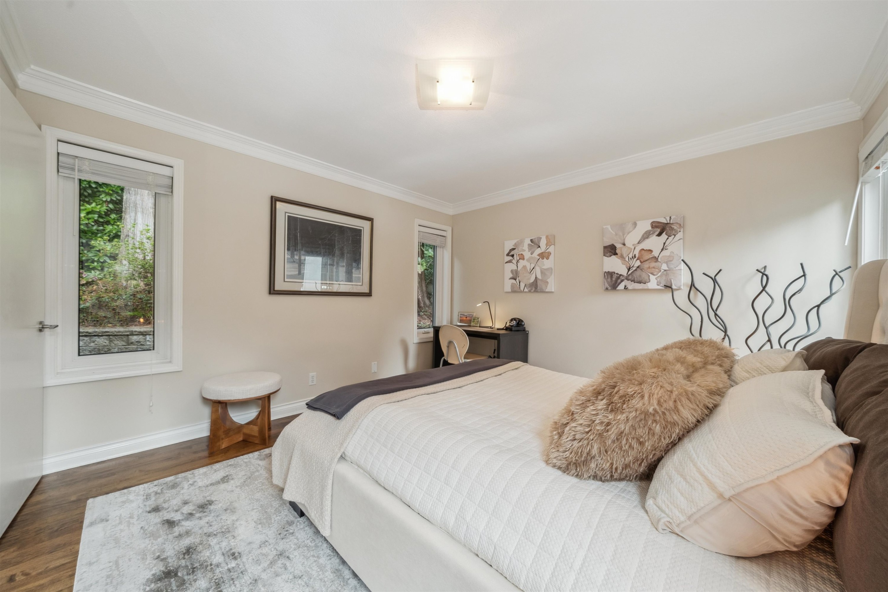 









4386


Keith

Road,
West Vancouver,




BC
V7W 2M2


