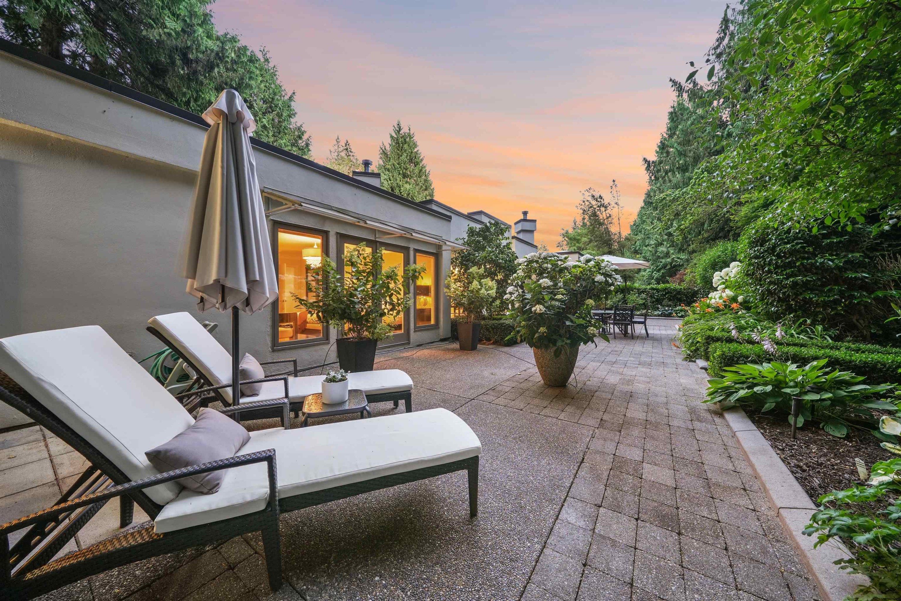 









4386


Keith

Road,
West Vancouver,




BC
V7W 2M2


