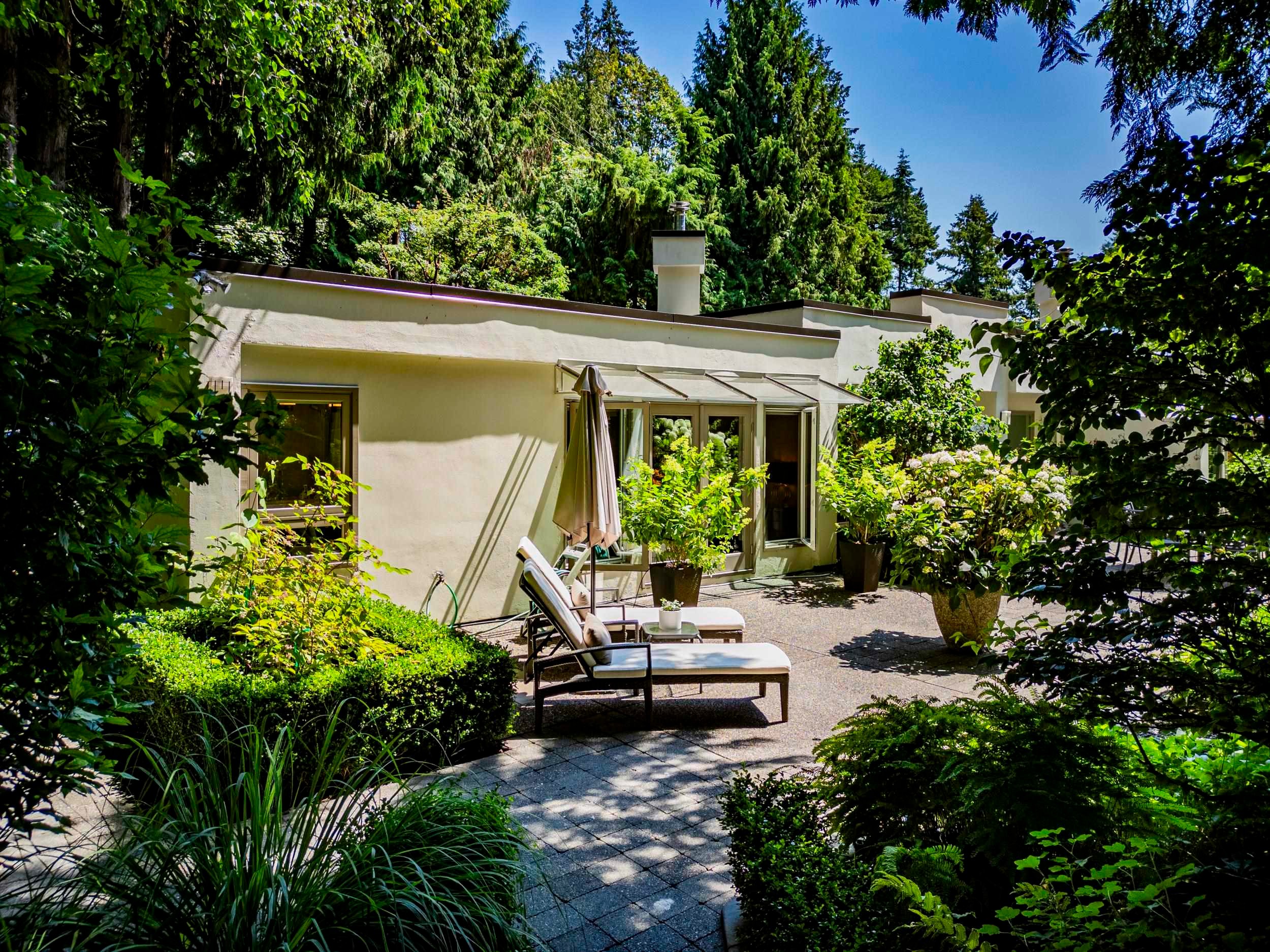 









4386


Keith

Road,
West Vancouver,




BC
V7W 2M2

