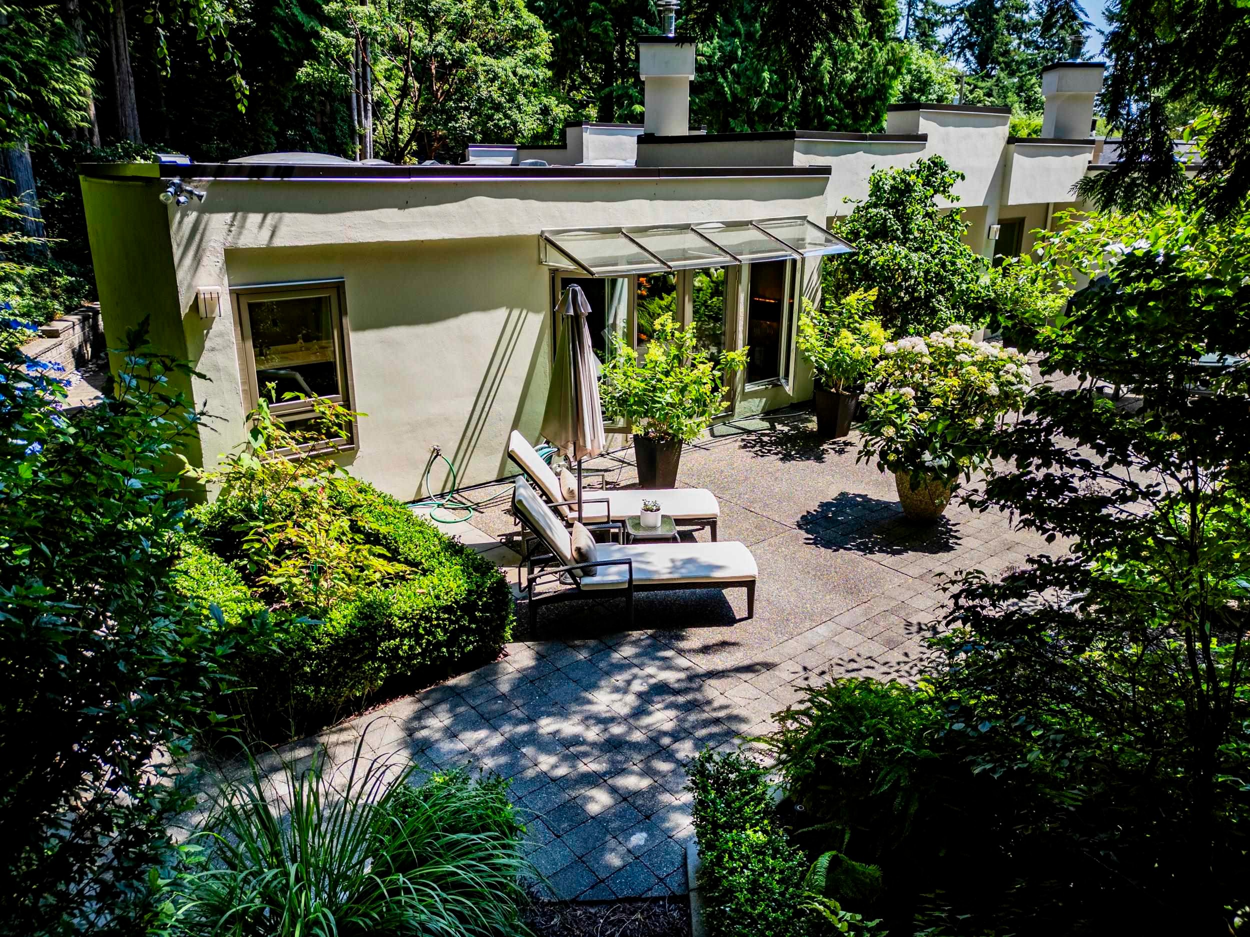 









4386


Keith

Road,
West Vancouver,




BC
V7W 2M2

