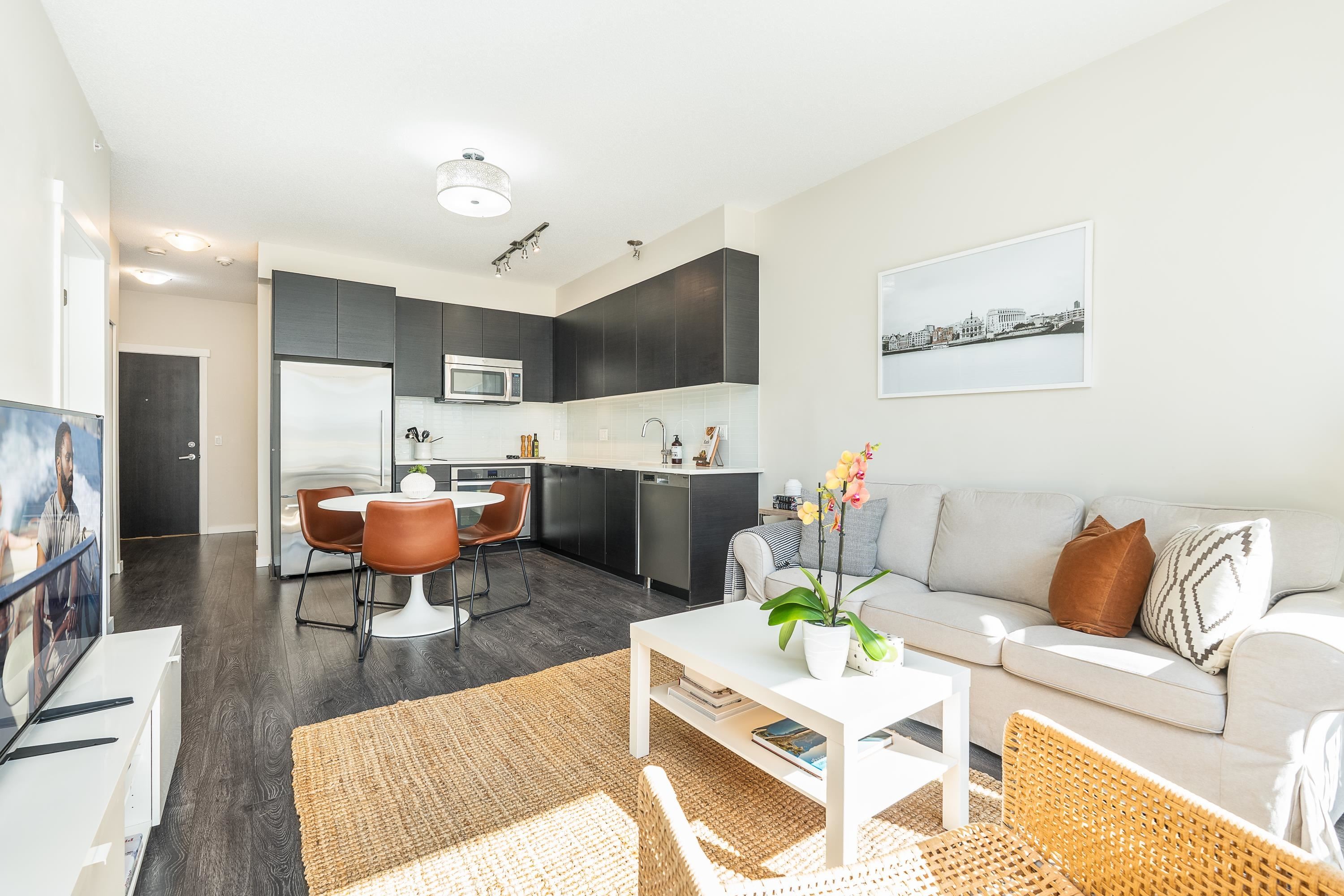 









2665


Mountain

Highway, 517,
North Vancouver,




BC
V7J 0A8

