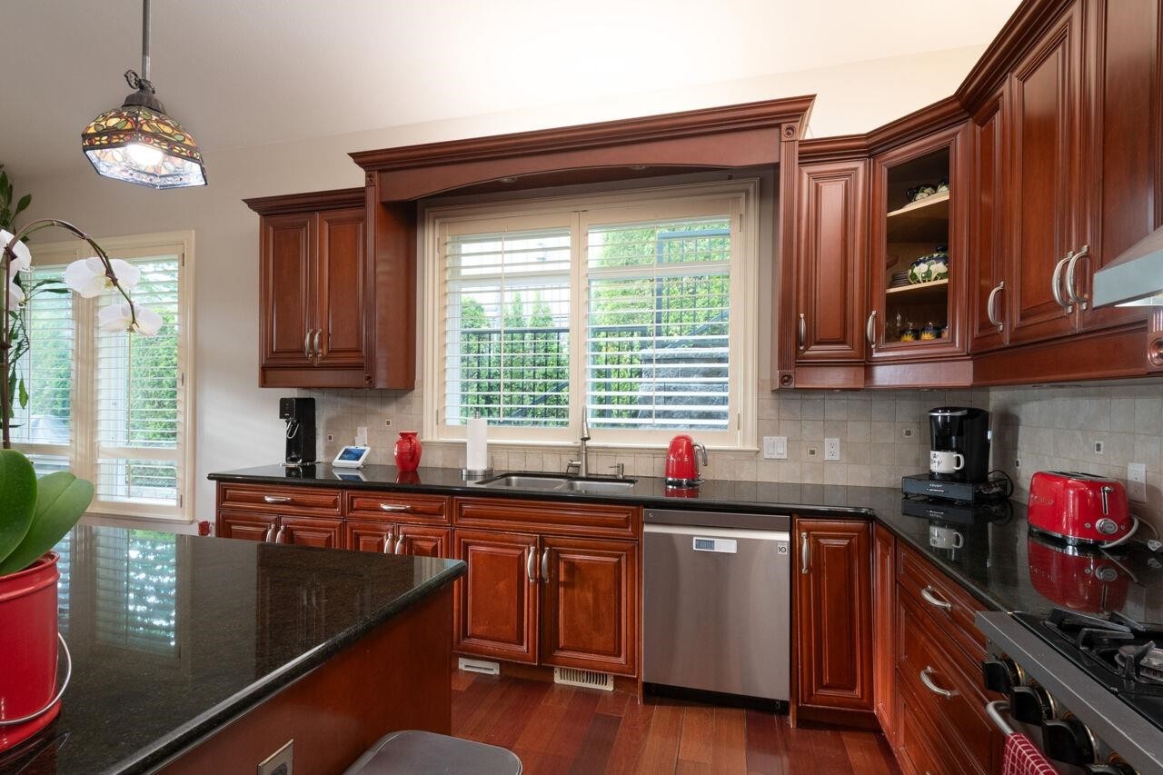 









3732


Marine

Avenue,
Belcarra,




BC
V3H 4R8

