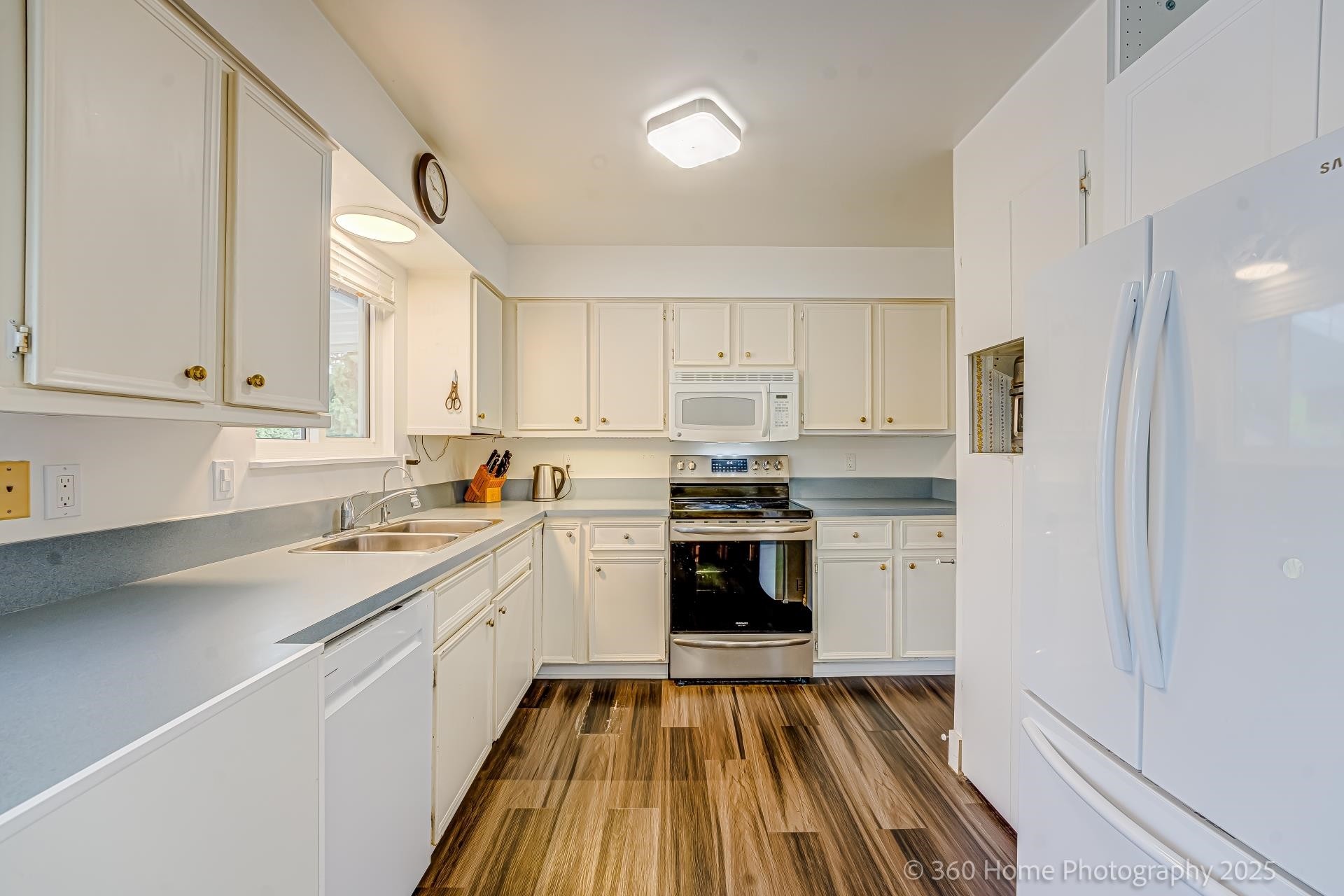 









3958


Coast Meridian

Road,
Port Coquitlam,




BC
V3B 3P4


