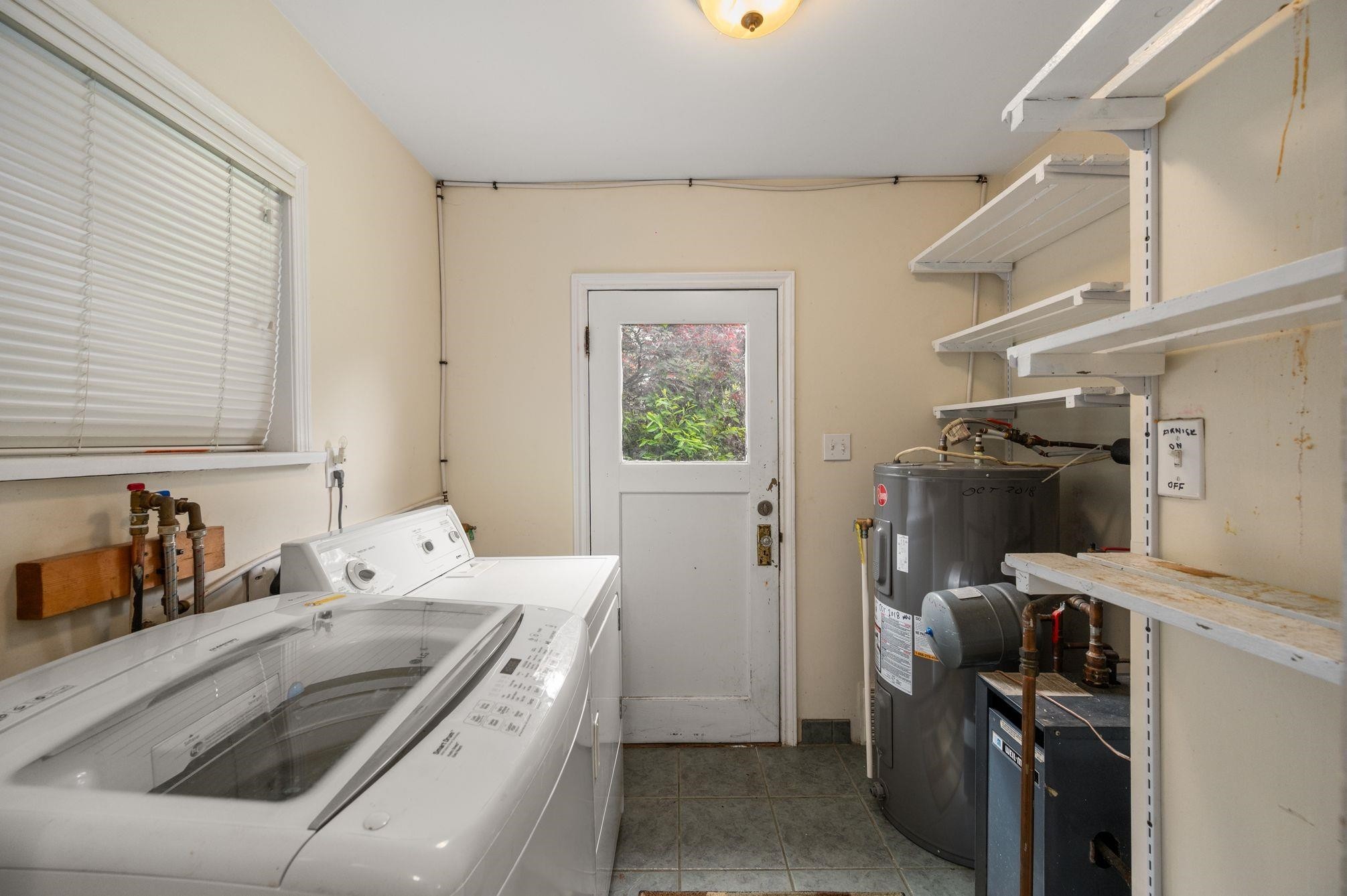 









765


Lynn Valley

Road,
North Vancouver,




BC
V7J 1Z5

