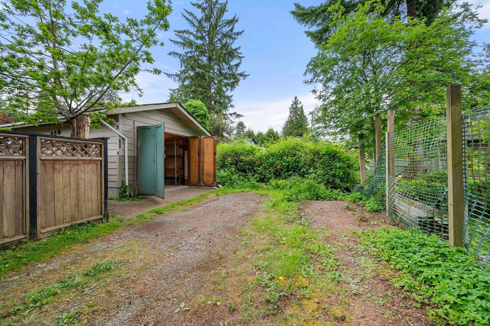 









765


Lynn Valley

Road,
North Vancouver,




BC
V7J 1Z5

