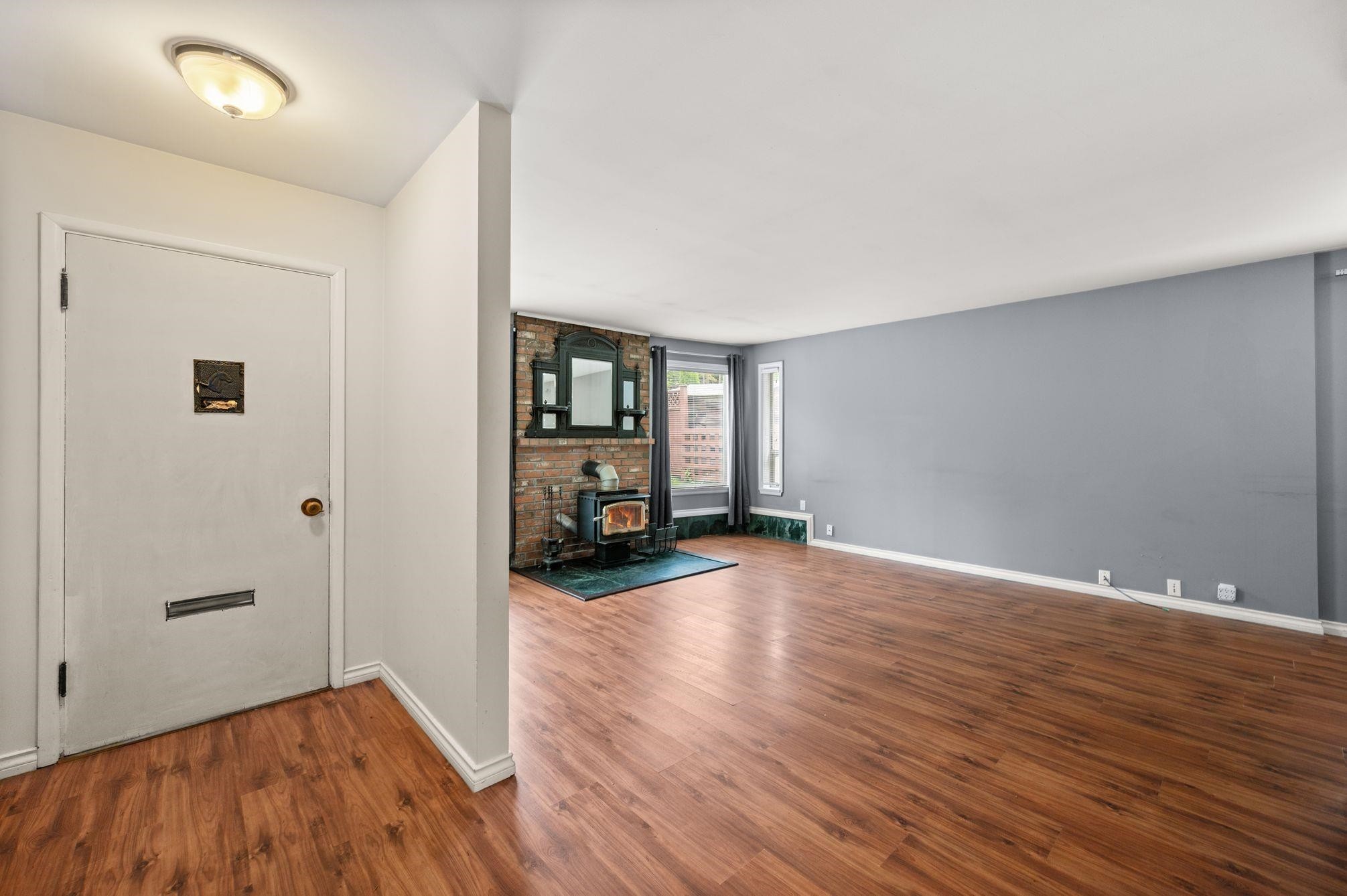 









765


Lynn Valley

Road,
North Vancouver,




BC
V7J 1Z5

