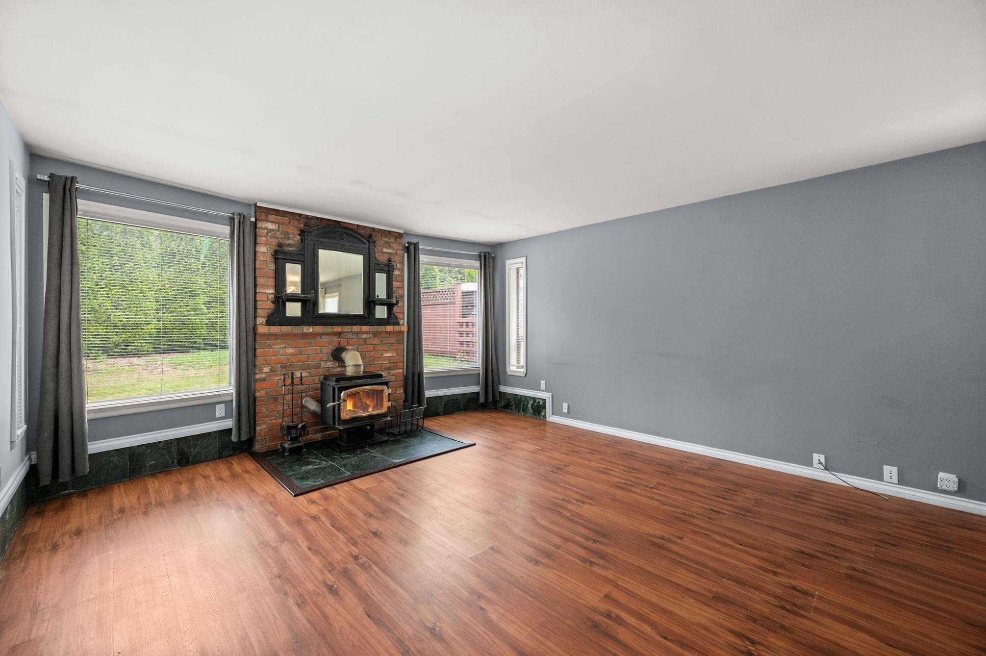 









765


Lynn Valley

Road,
North Vancouver,




BC
V7J 1Z5

