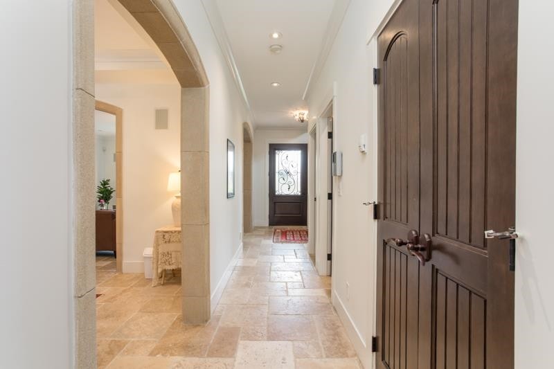 









1134


Montroyal

Boulevard,
North Vancouver,




BC
V7R 2H7

