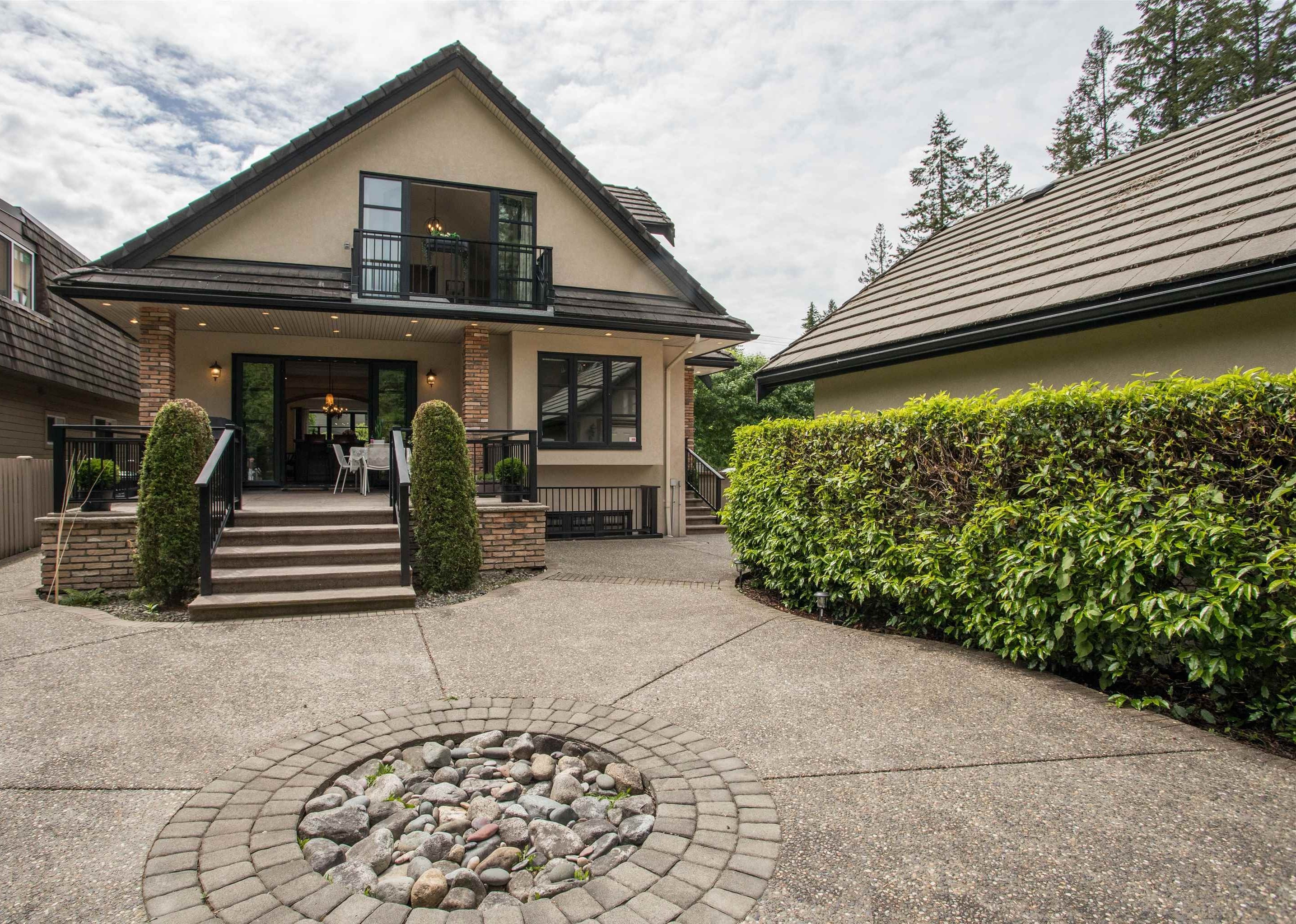 









1134


Montroyal

Boulevard,
North Vancouver,




BC
V7R 2H7

