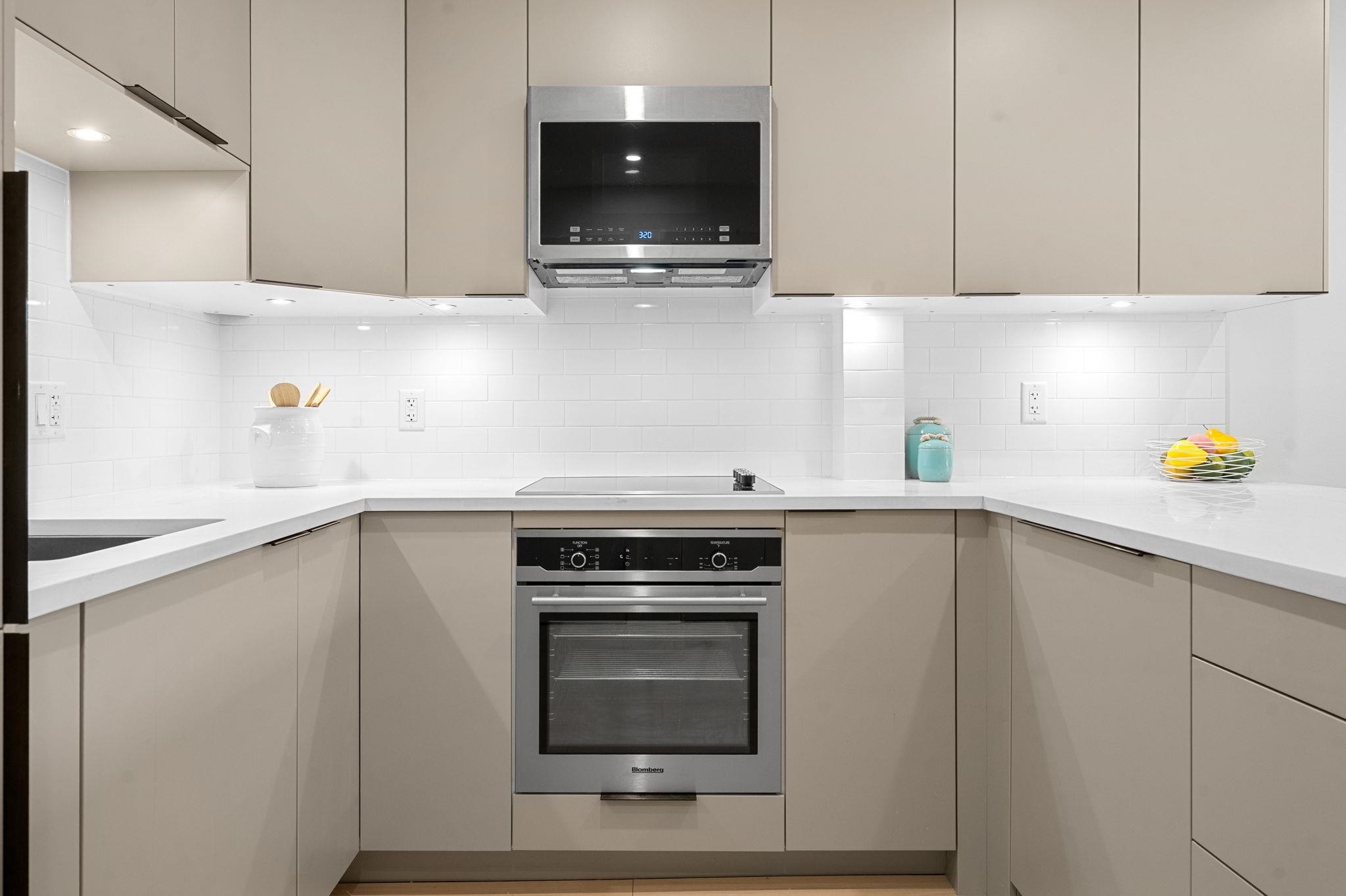 









1545


2nd

Avenue East, 203,
Vancouver,




BC
V5N 1C8

