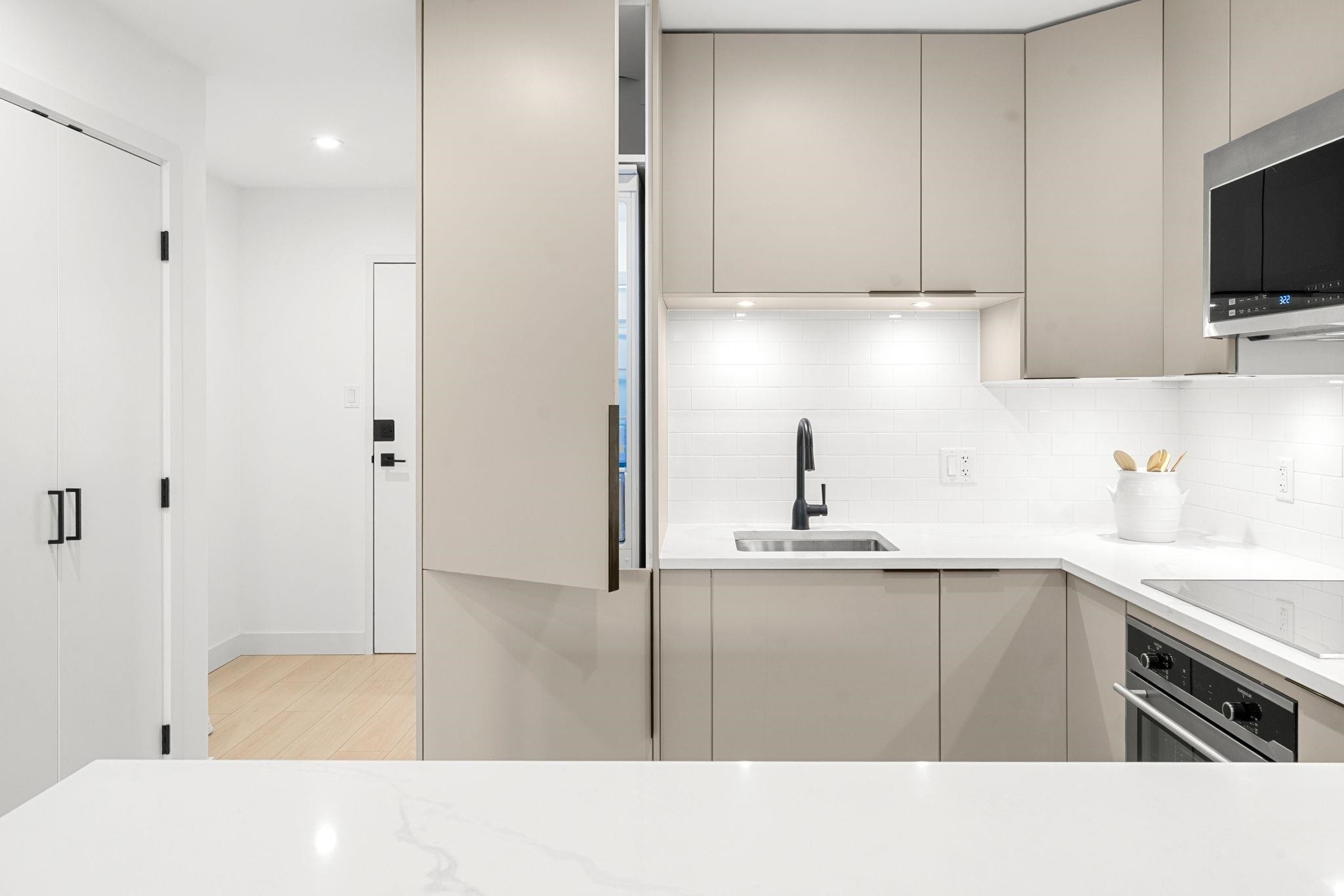 









1545


2nd

Avenue East, 203,
Vancouver,




BC
V5N 1C8

