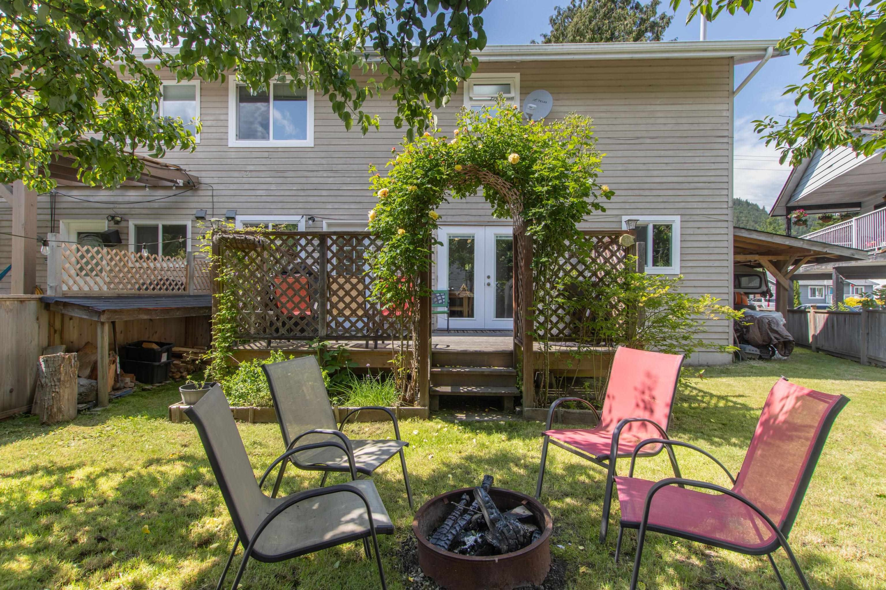 









39710


Government

Road,
Squamish,




BC
V8B 0A5

