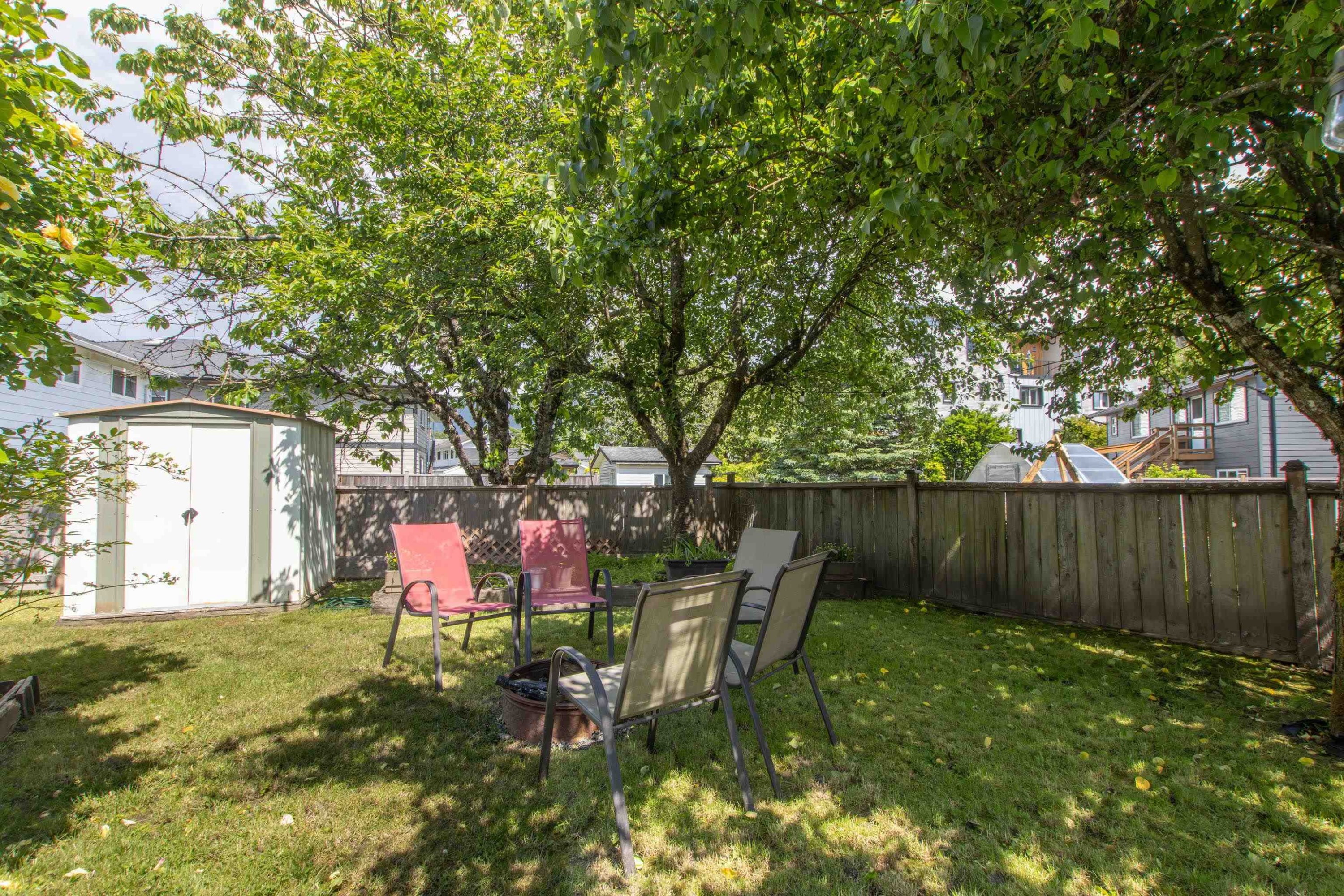 









39710


Government

Road,
Squamish,




BC
V8B 0A5

