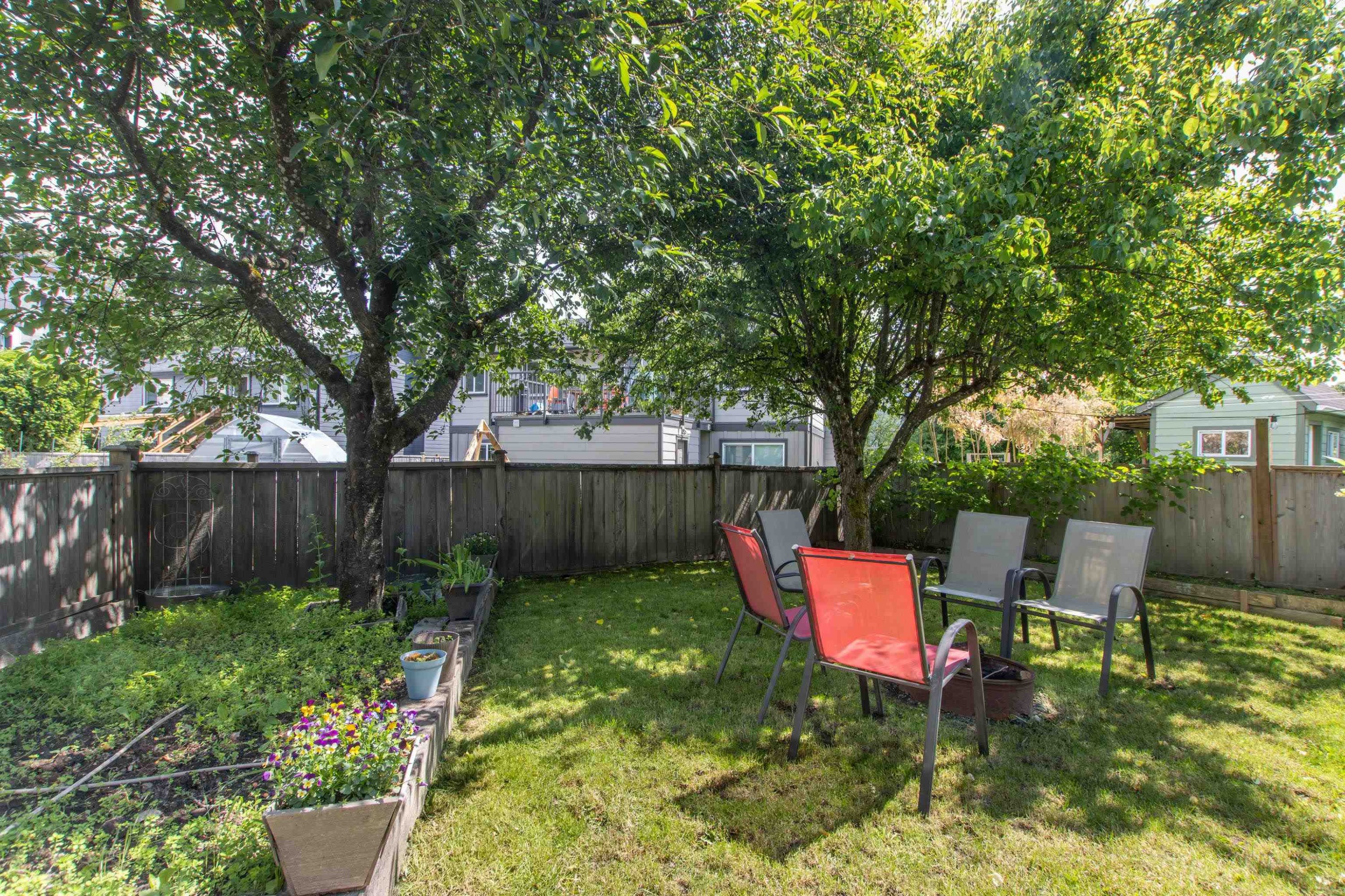 









39710


Government

Road,
Squamish,




BC
V8B 0A5

