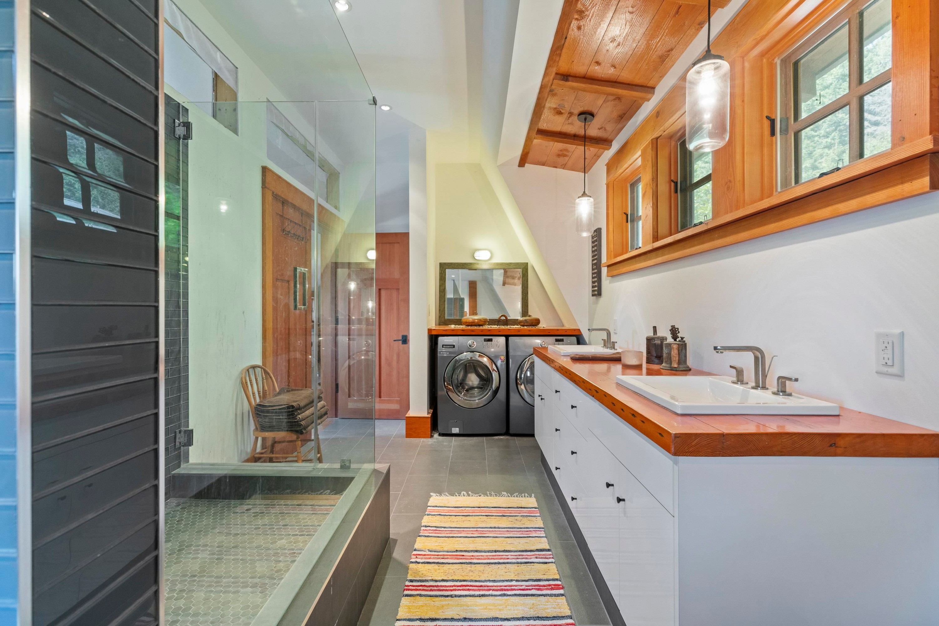 









329


Esplanade

Road,
Keats Island,




BC
V0N 1G2

