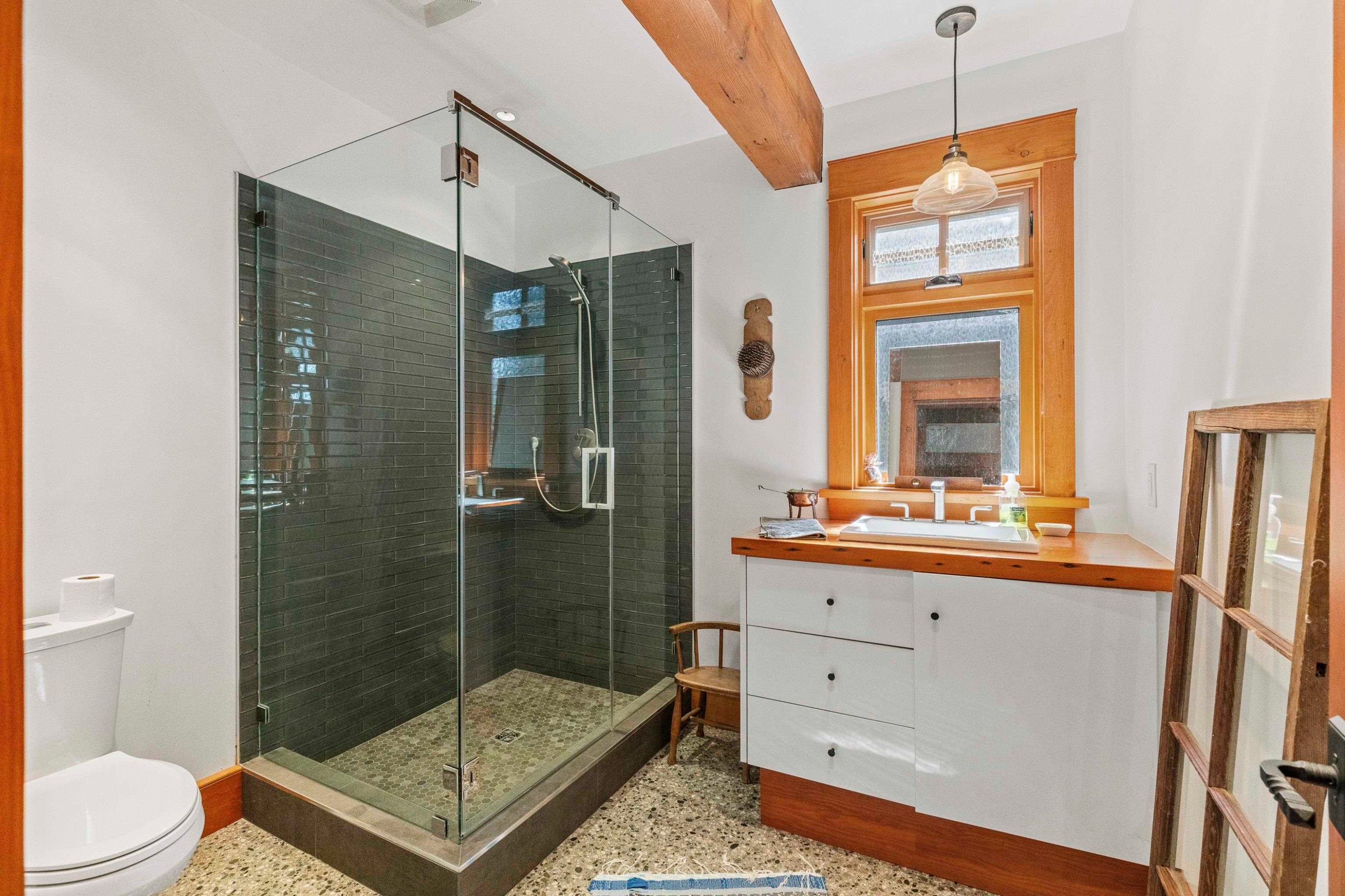 









329


Esplanade

Road,
Keats Island,




BC
V0N 1G2

