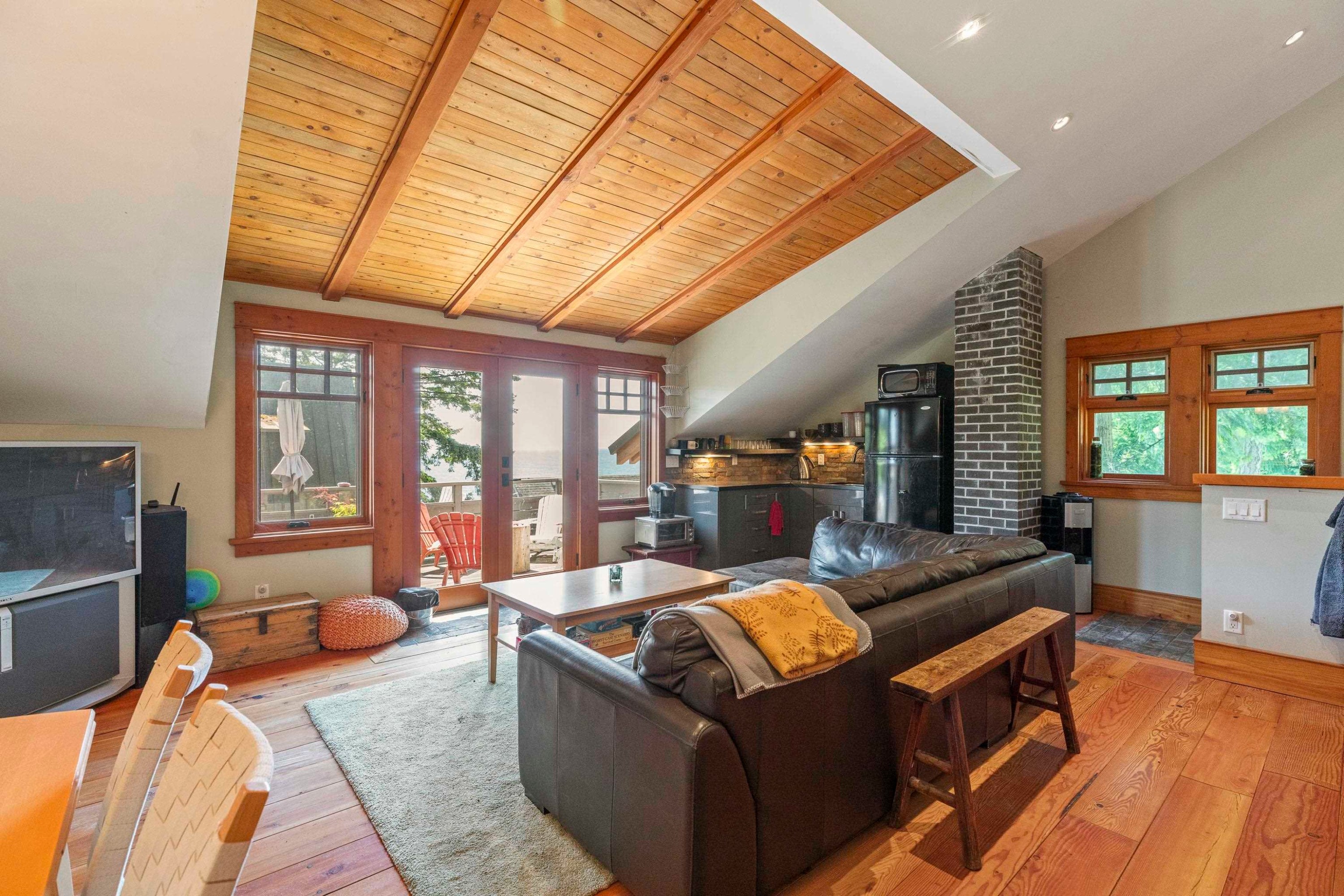 









329


Esplanade

Road,
Keats Island,




BC
V0N 1G2

