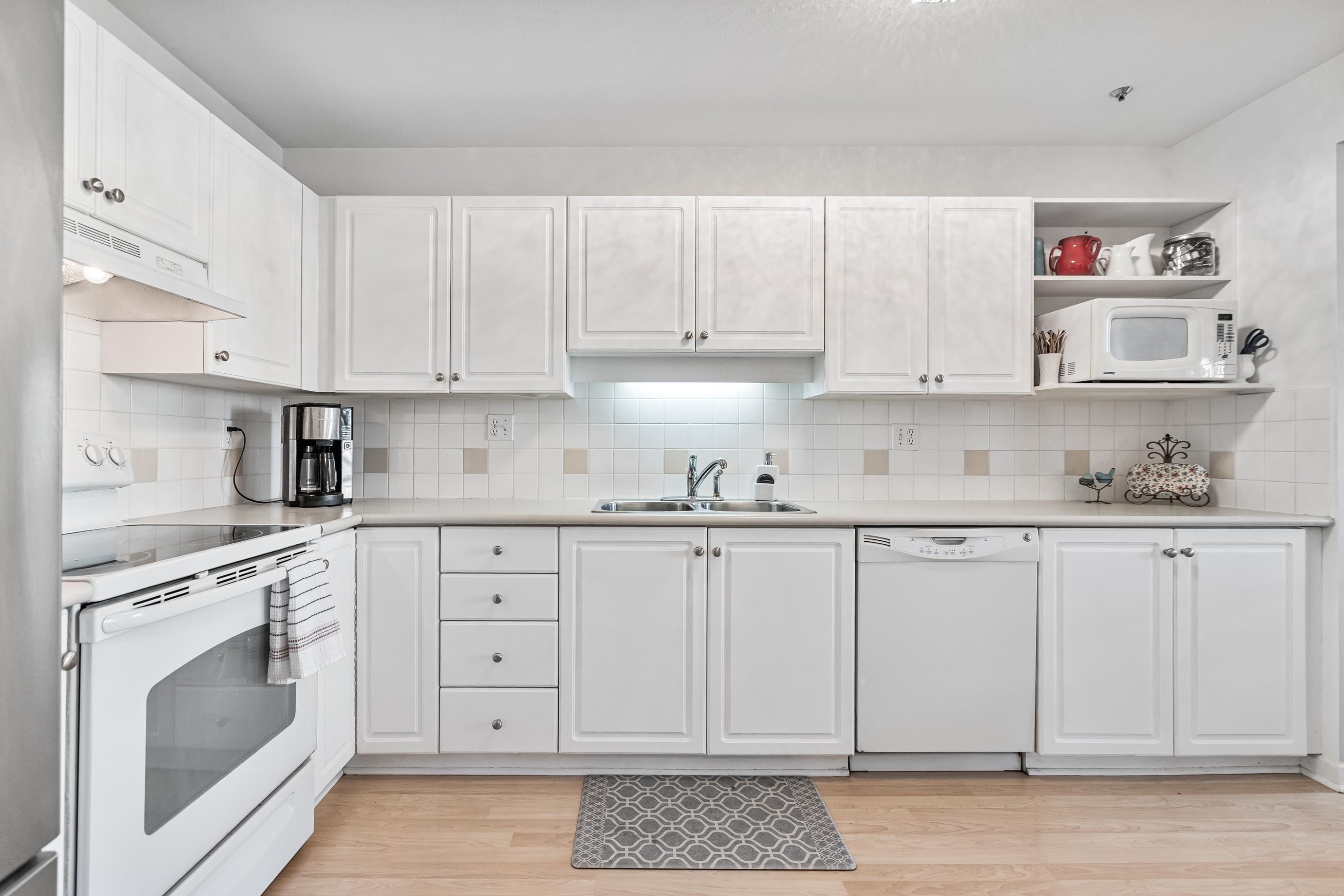 









19121


Ford

Road, 308,
Pitt Meadows,




BC
V3Y 2N2


