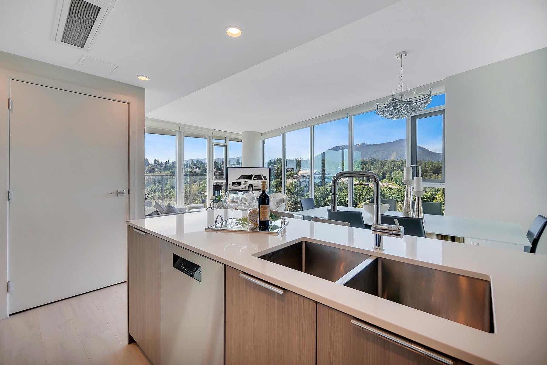 









1401


Hunter

Street, 1607,
North Vancouver,




BC
V7J 0E2

