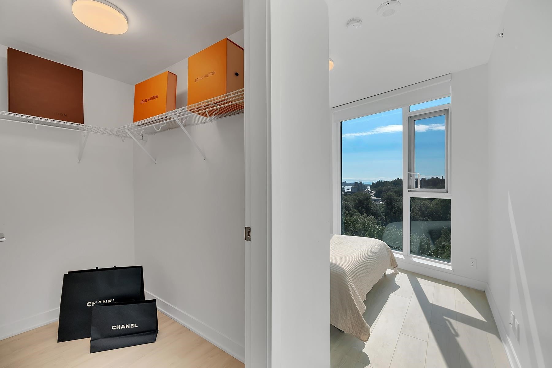 









1401


Hunter

Street, 1607,
North Vancouver,




BC
V7J 0E2

