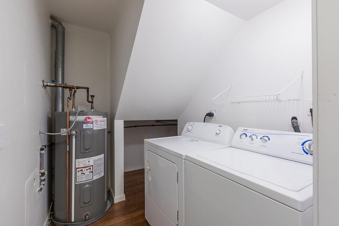 









2886


Mt Seymour

Parkway,
North Vancouver,




BC
V7H 1E9

