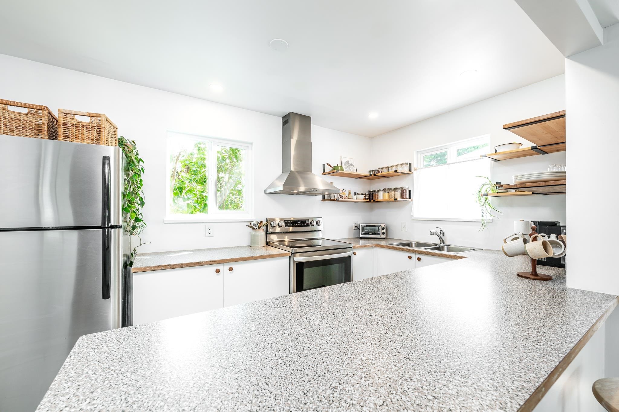 









41449


Government

Road, 28,
Squamish,




BC
V8B 0G4

