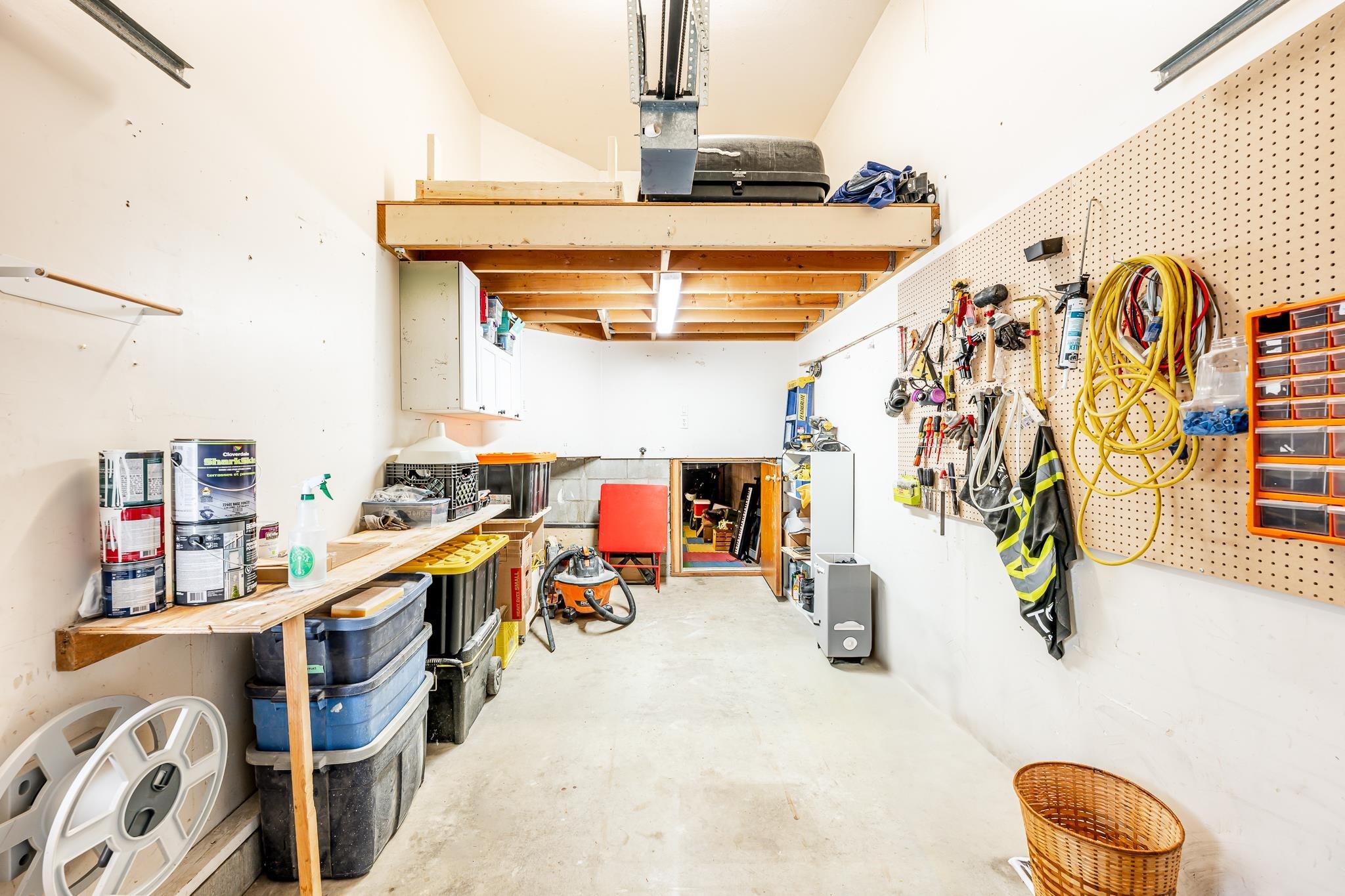 









41449


Government

Road, 28,
Squamish,




BC
V8B 0G4

