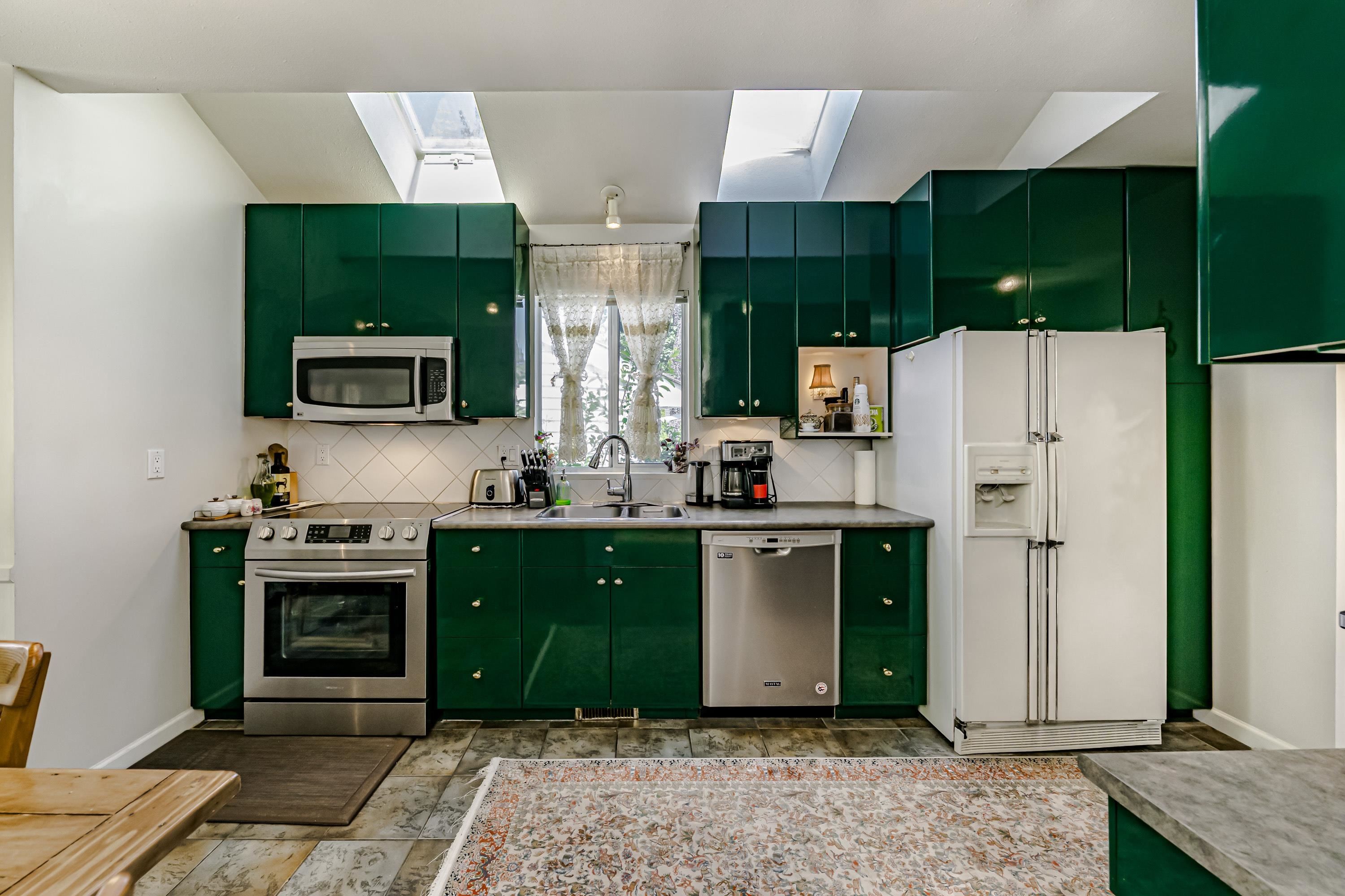 









1472


Village Green

Wynd,
Tsawwassen,




BC
V4L 2K4

