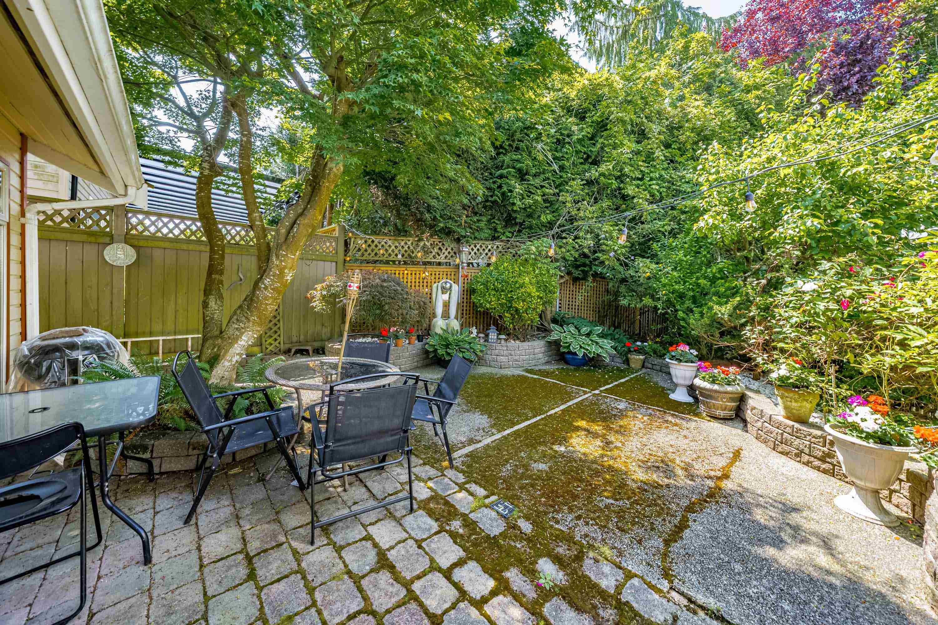









1472


Village Green

Wynd,
Tsawwassen,




BC
V4L 2K4

