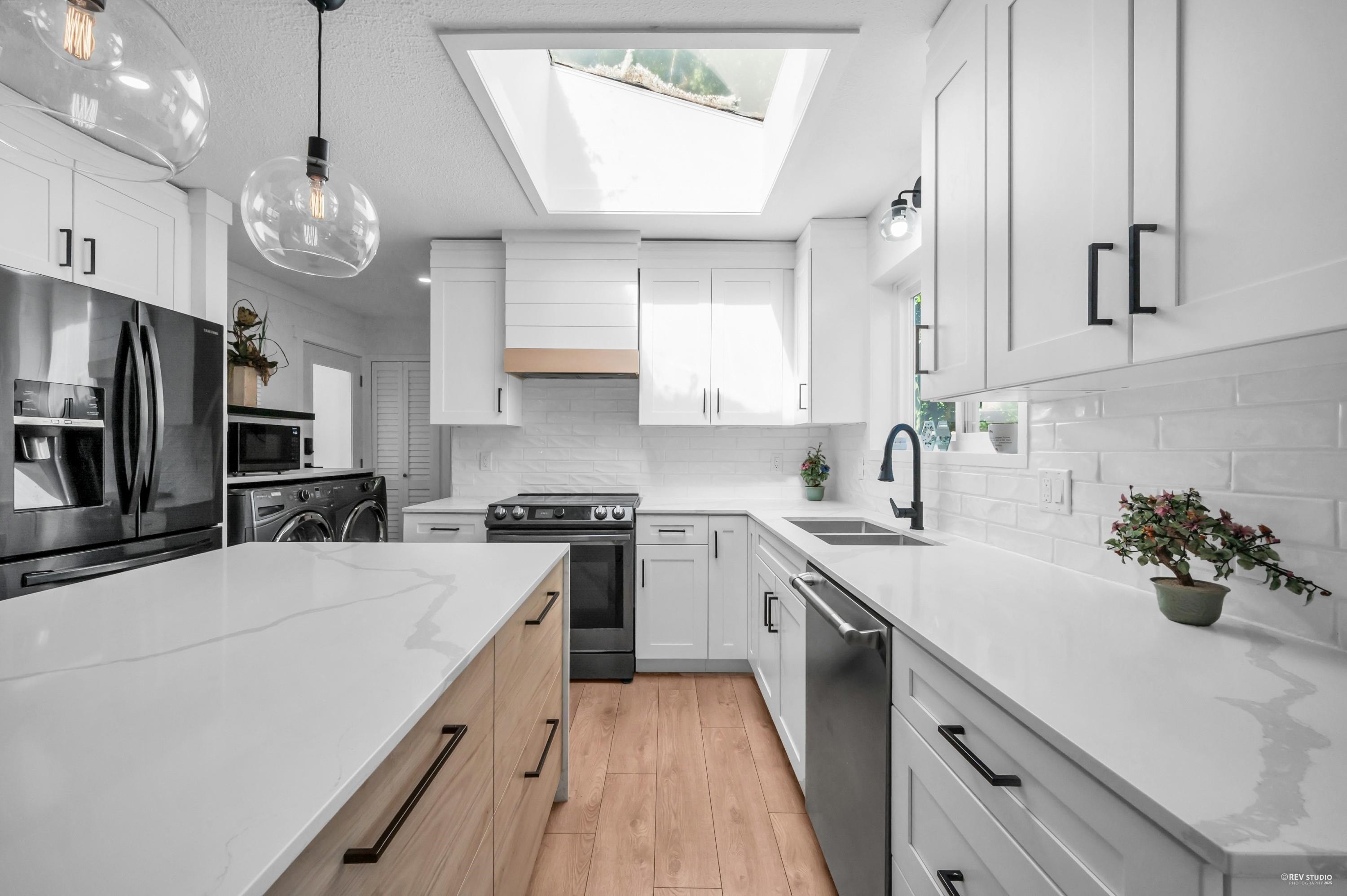 









145


King Edward

Street, 4,
Coquitlam,




BC
V3K 6K9

