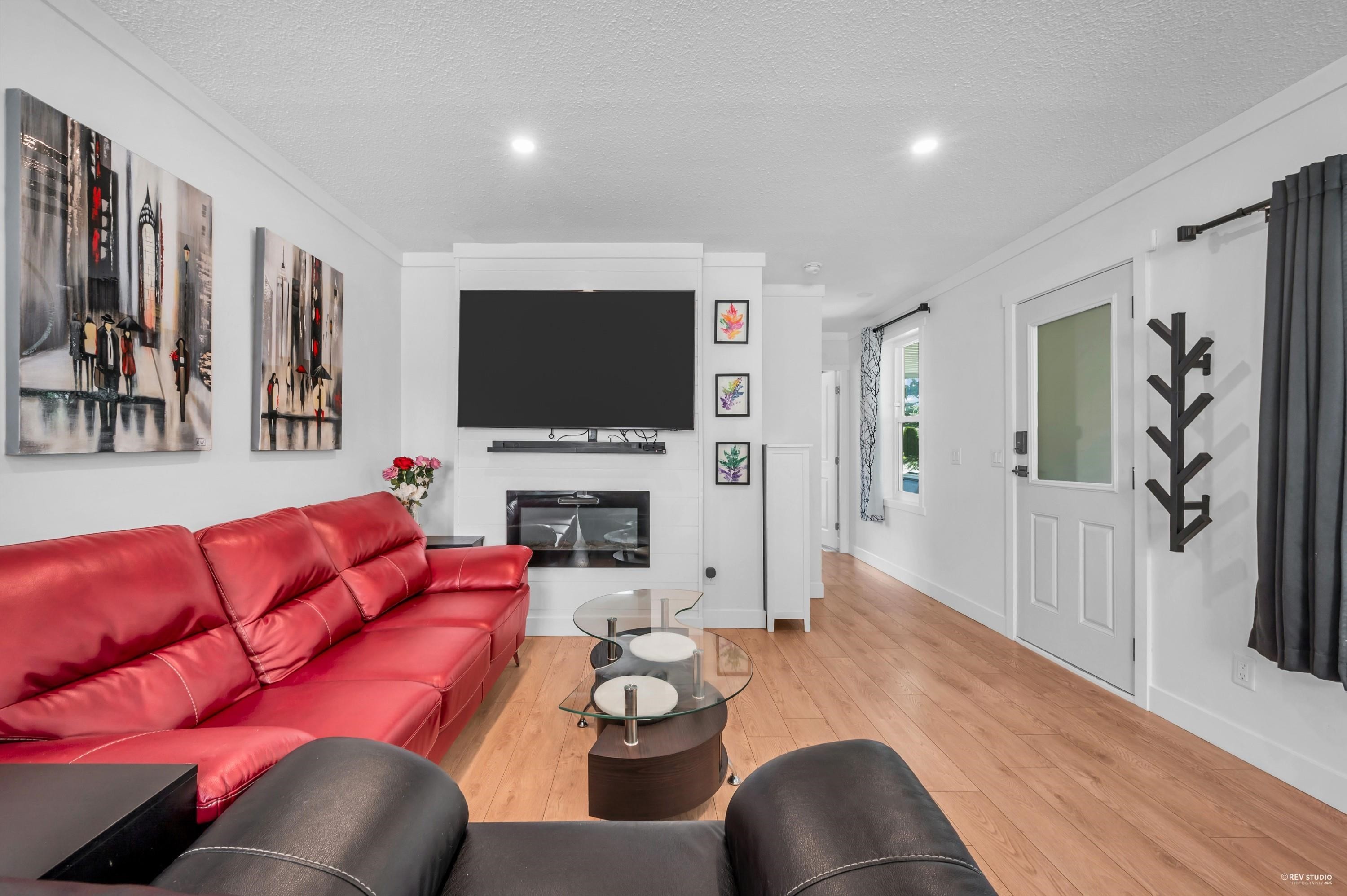 









145


King Edward

Street, 4,
Coquitlam,




BC
V3K 6K9

