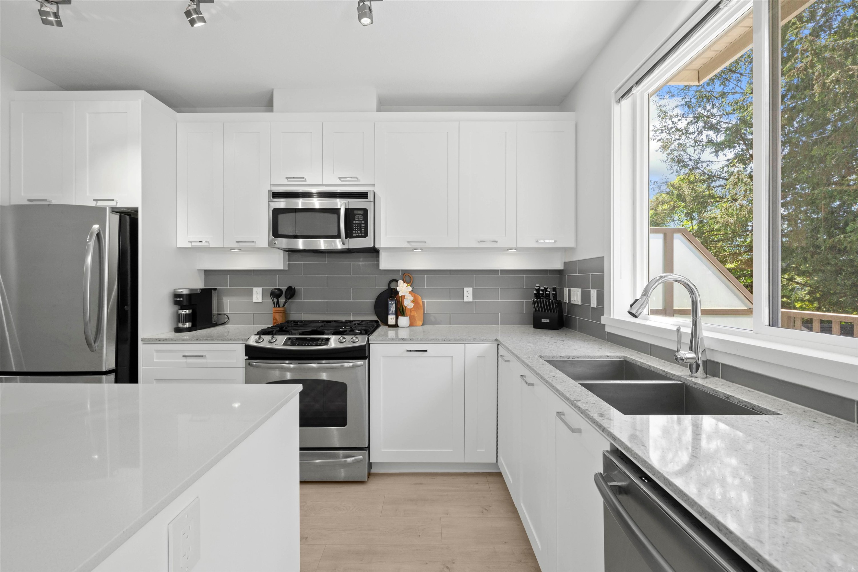 









3395


Galloway

Avenue, 3,
Coquitlam,




BC
V3E 0H2

