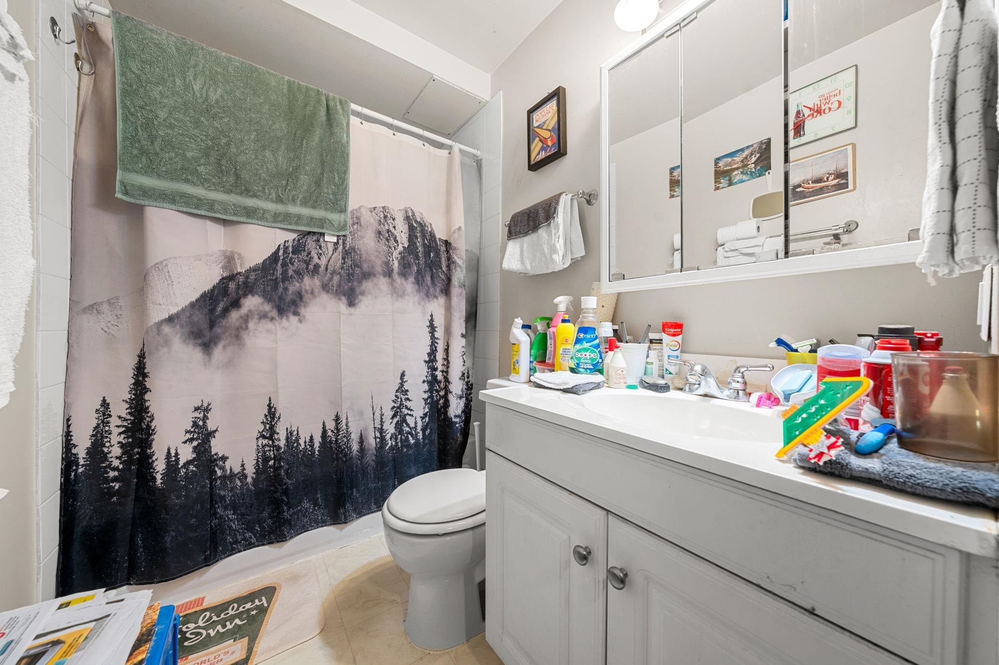 









135


21st

Street West, 102,
North Vancouver,




BC
V7M 1Z2

