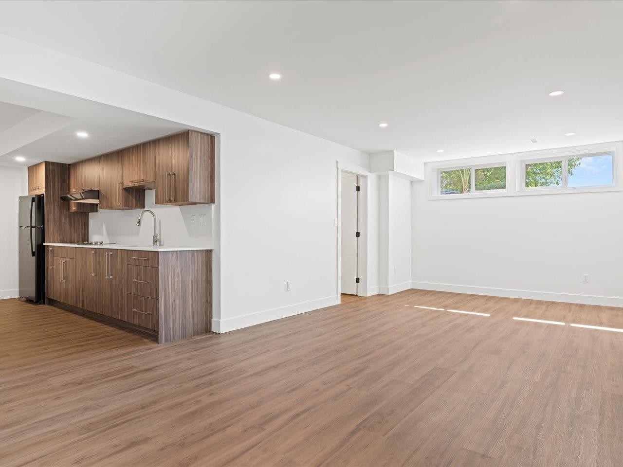 









1135


Settlers

Court,
Port Coquitlam,




BC
V3C 5Y5

